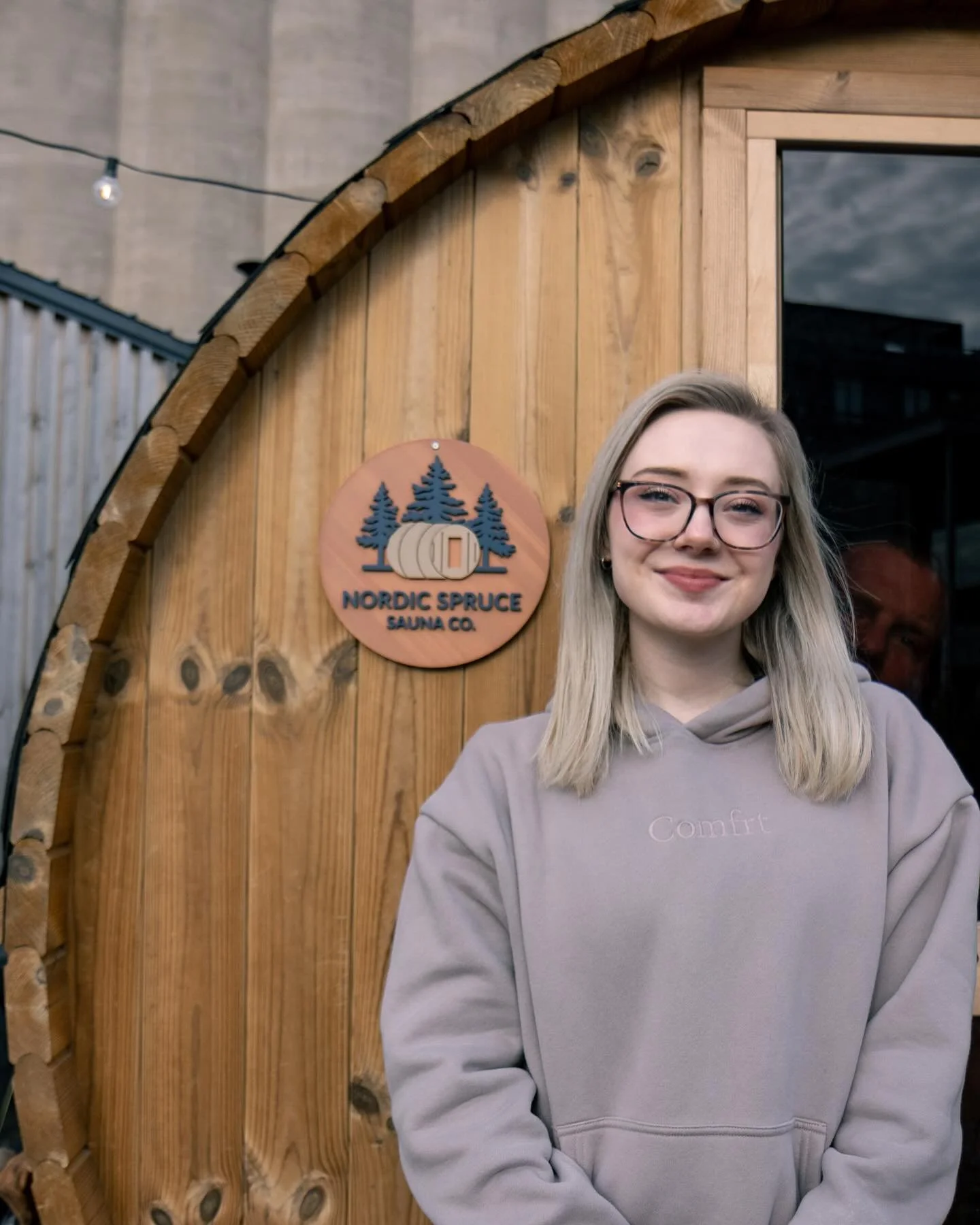 So proud of these sweet humans ✨ It was the cooliest to visit @nordicsprucesauna at the sauna village! 10/10 sauna experience- and an honor to help create the logo 🤓