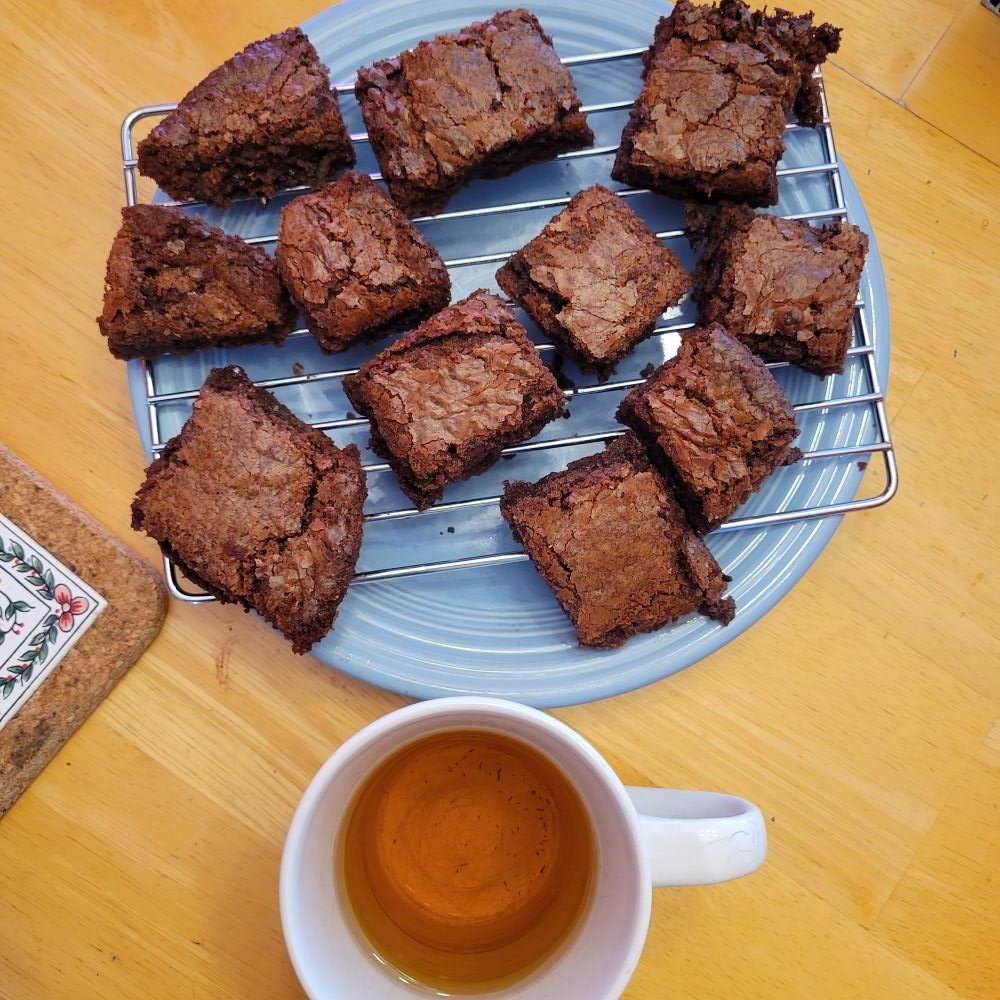 homemade-brownies-with-tea.jpg