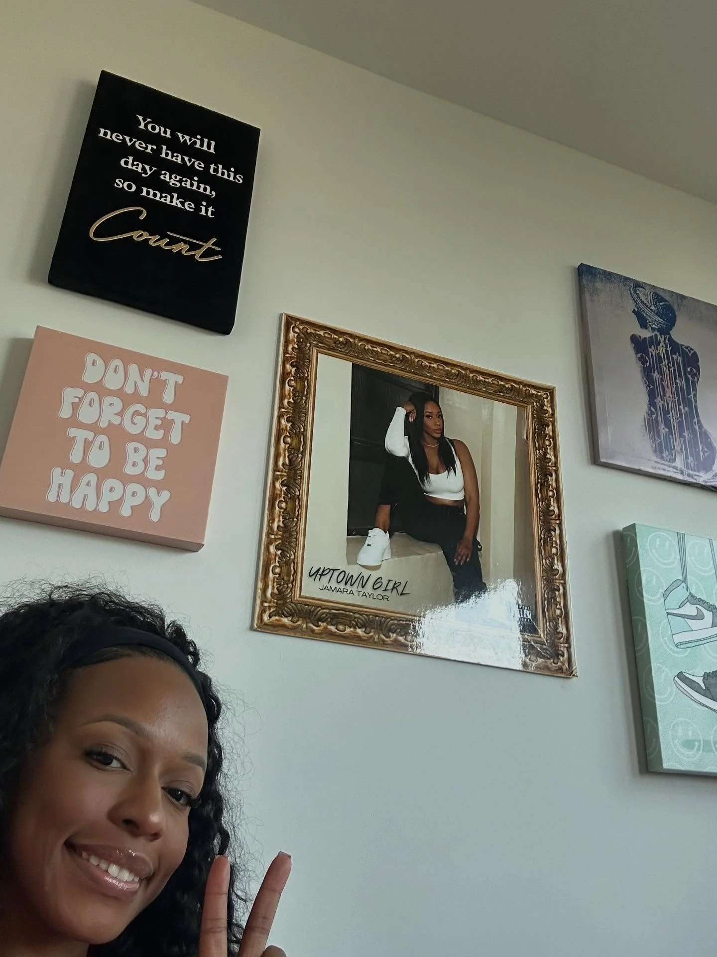 Swipe if you miss #MaraMondays 👀 I found a lost file 🙈

People tell me they loved and miss #MaraMondays. I loved it too because it helped me challenge myself lyrically and was like musical therapy. I fell back from them because I feared people woul