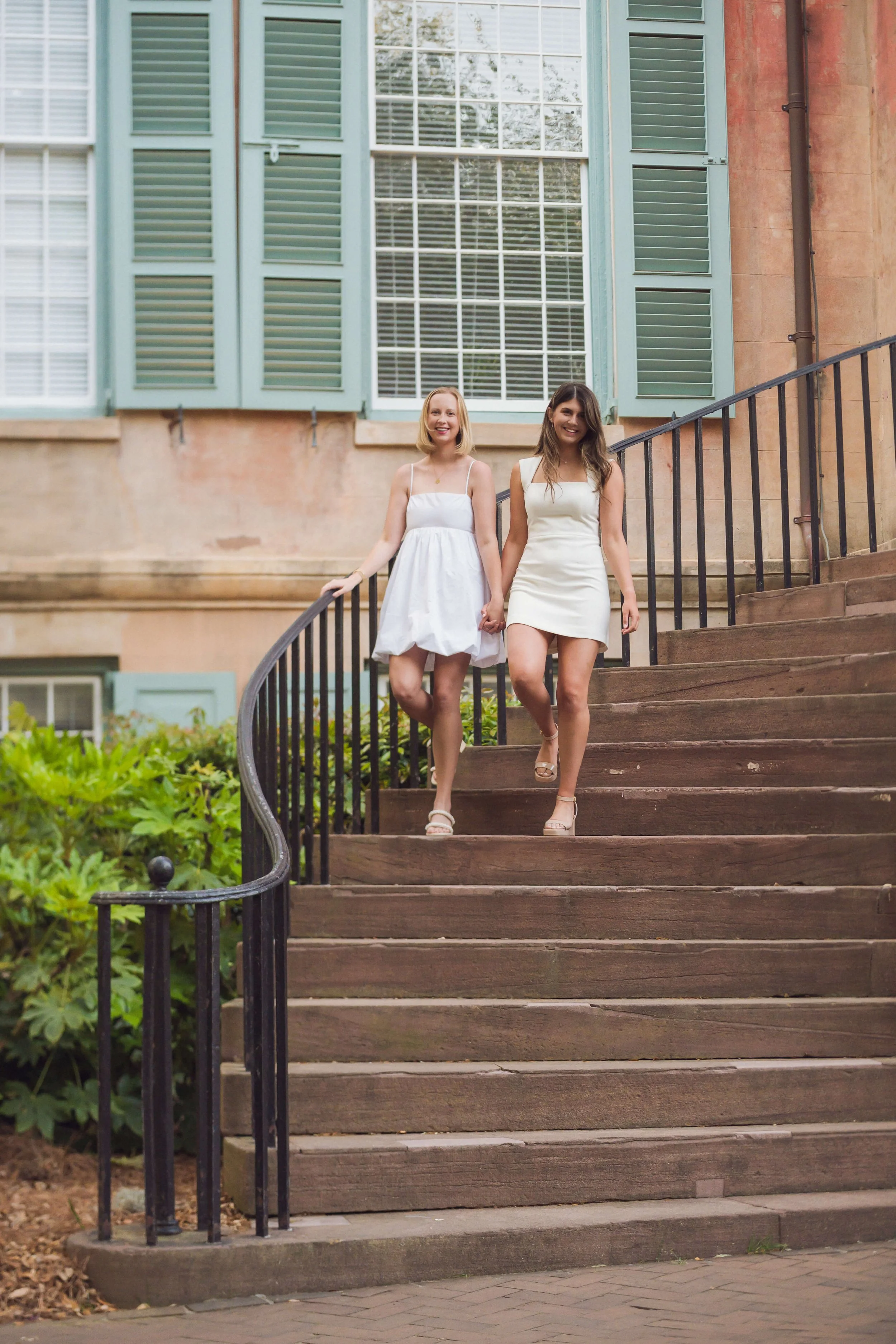 college-of-charleston-senior-photos-on-campus-18.jpg