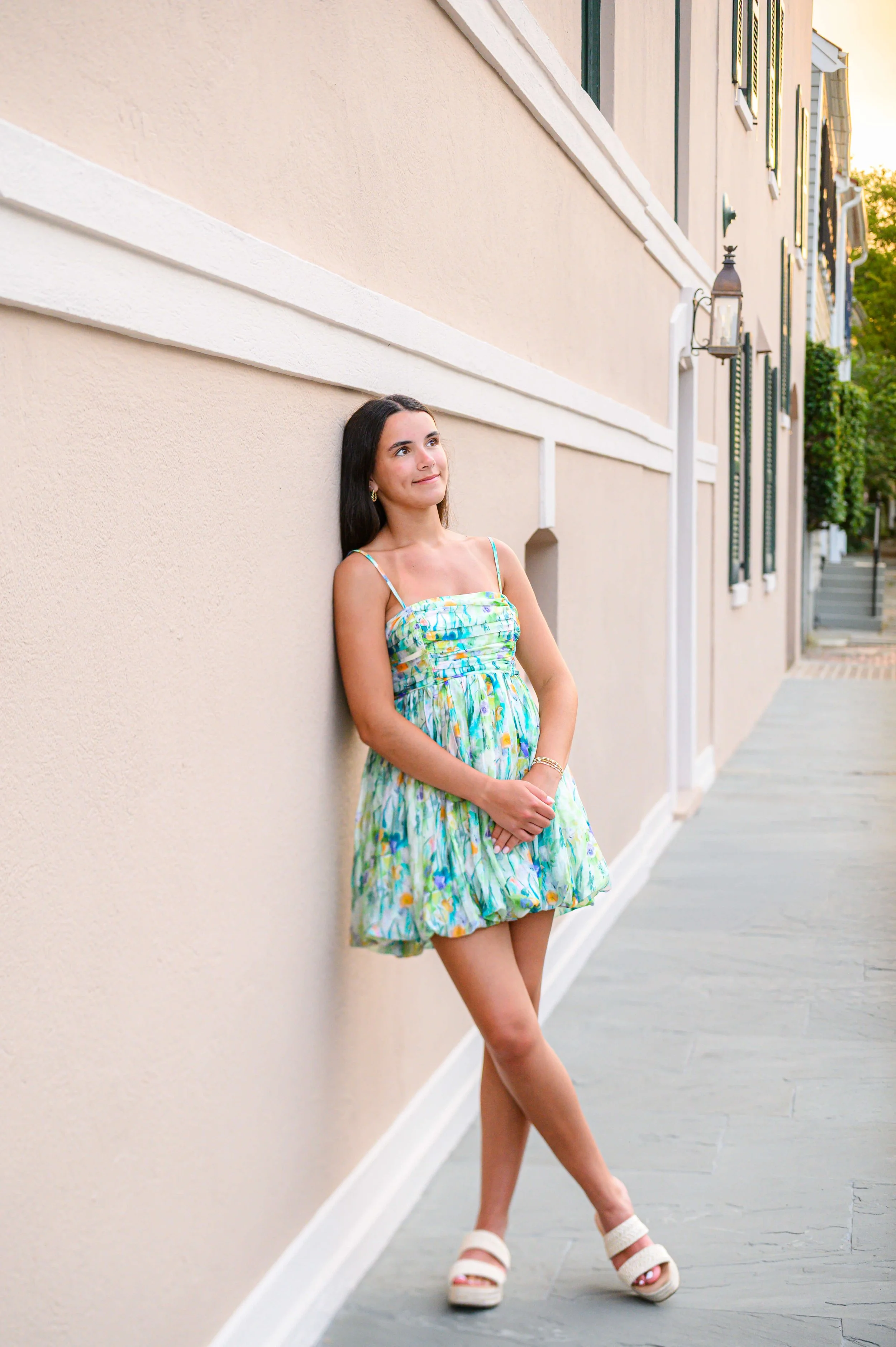 downtown-charleston-historic-streets-senior-portraits-16.jpg