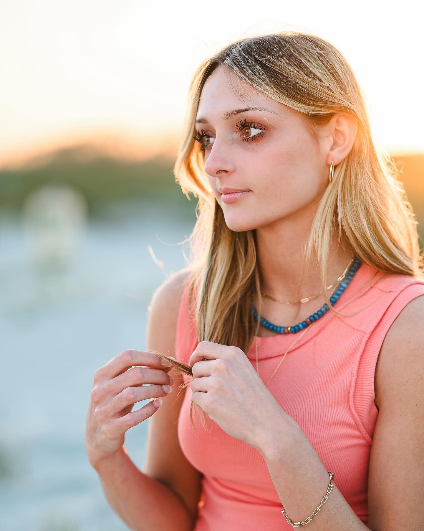 Embracing senior year with a journey through Charleston&rsquo;s timeless beauty, where every shot highlighted her stunning glow. From the cobblestone streets of downtown to the serene sunset at Isle of Palms Beach, we found the perfect scenes to matc