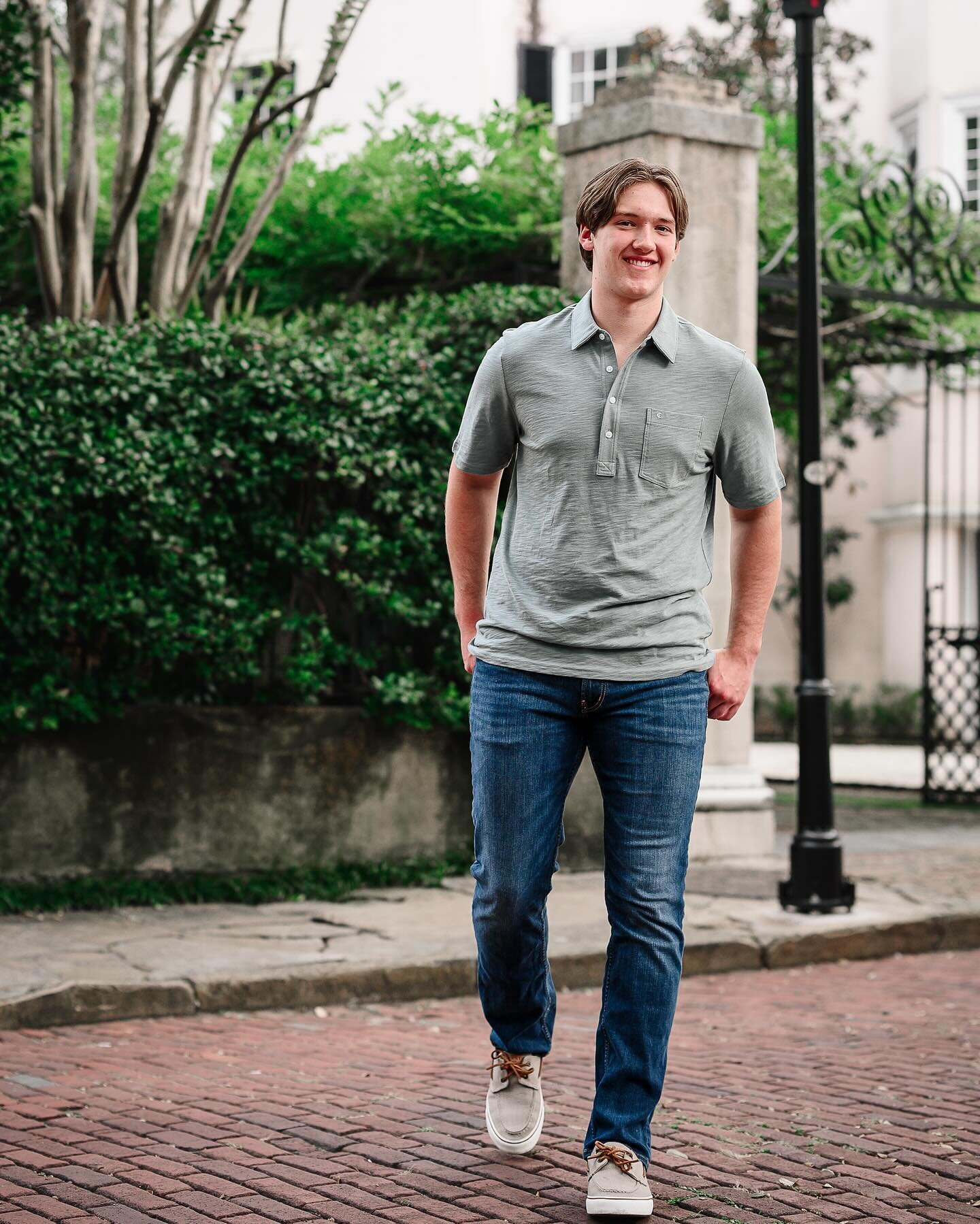 With the charm of Charleston as the perfect backdrop, all the way from Arkansas! 🌍✈️ We explored the historic streets behind the Battery before heading off to catch golden hour at Isle of Palms Beach. 🌅📸 This senior portrait session that was more 