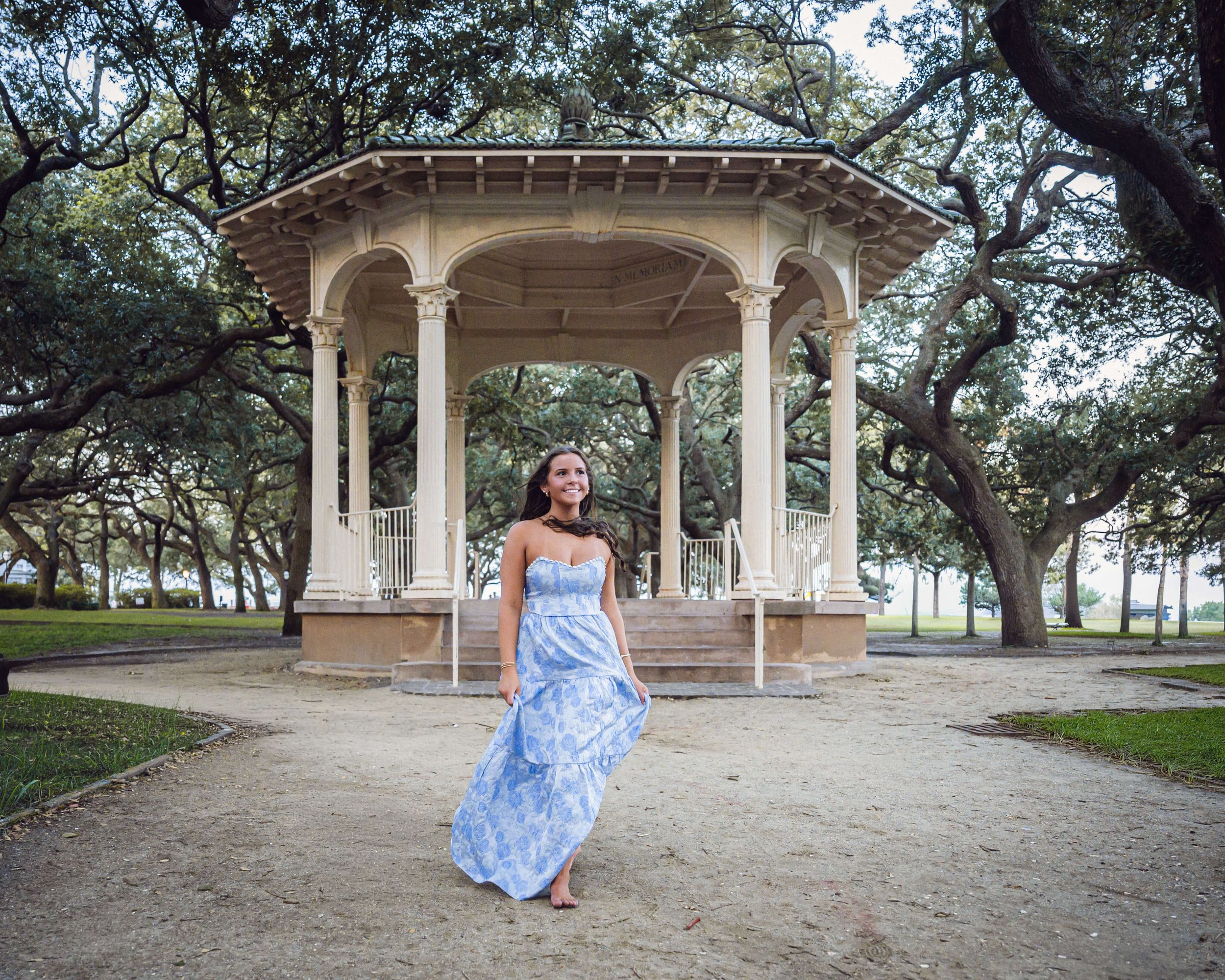 Best Parks for Charleston Senior Photos: White Point Garden &amp; Hampton Park