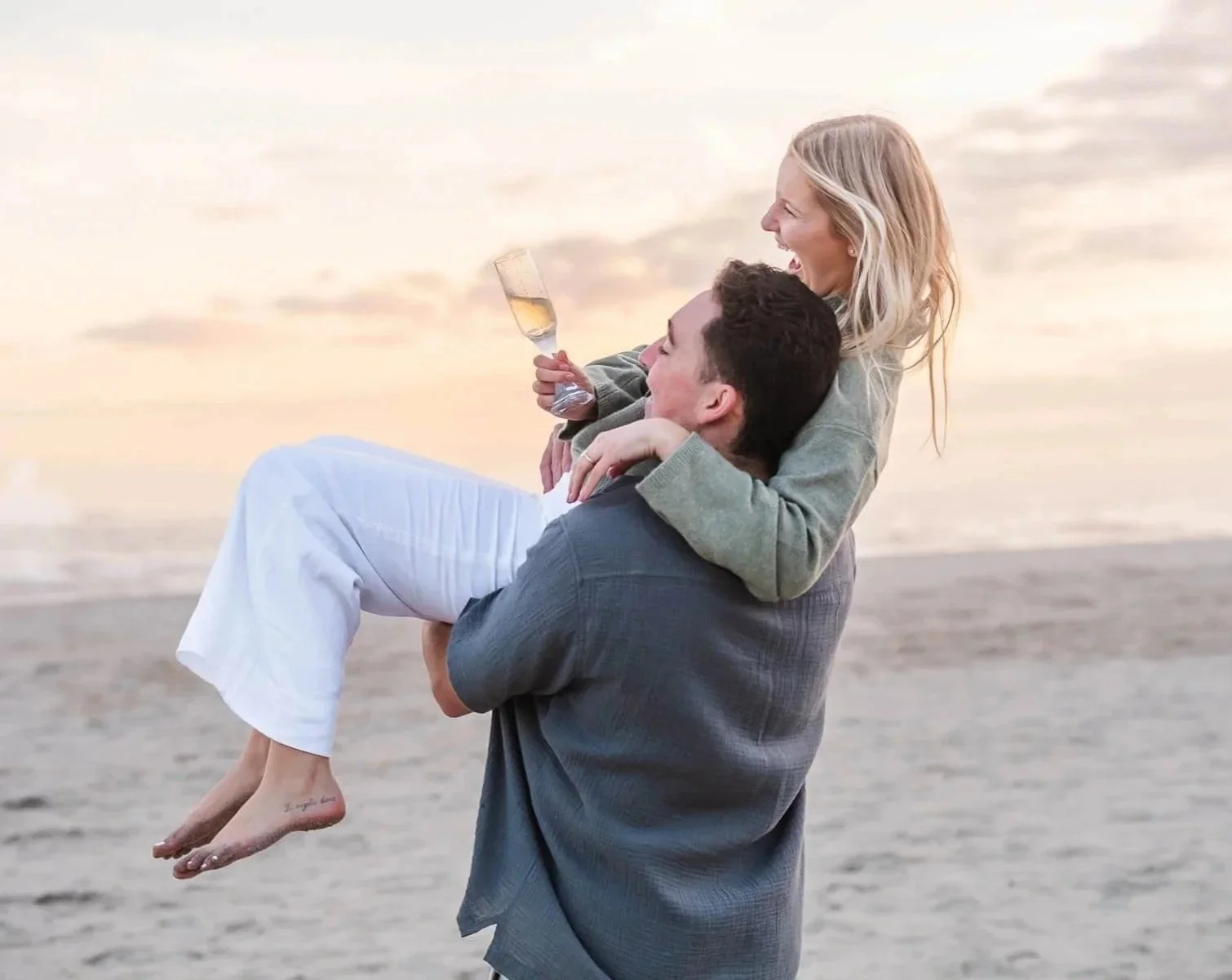 engagement-photos-isle-of-palms-beach.jpg