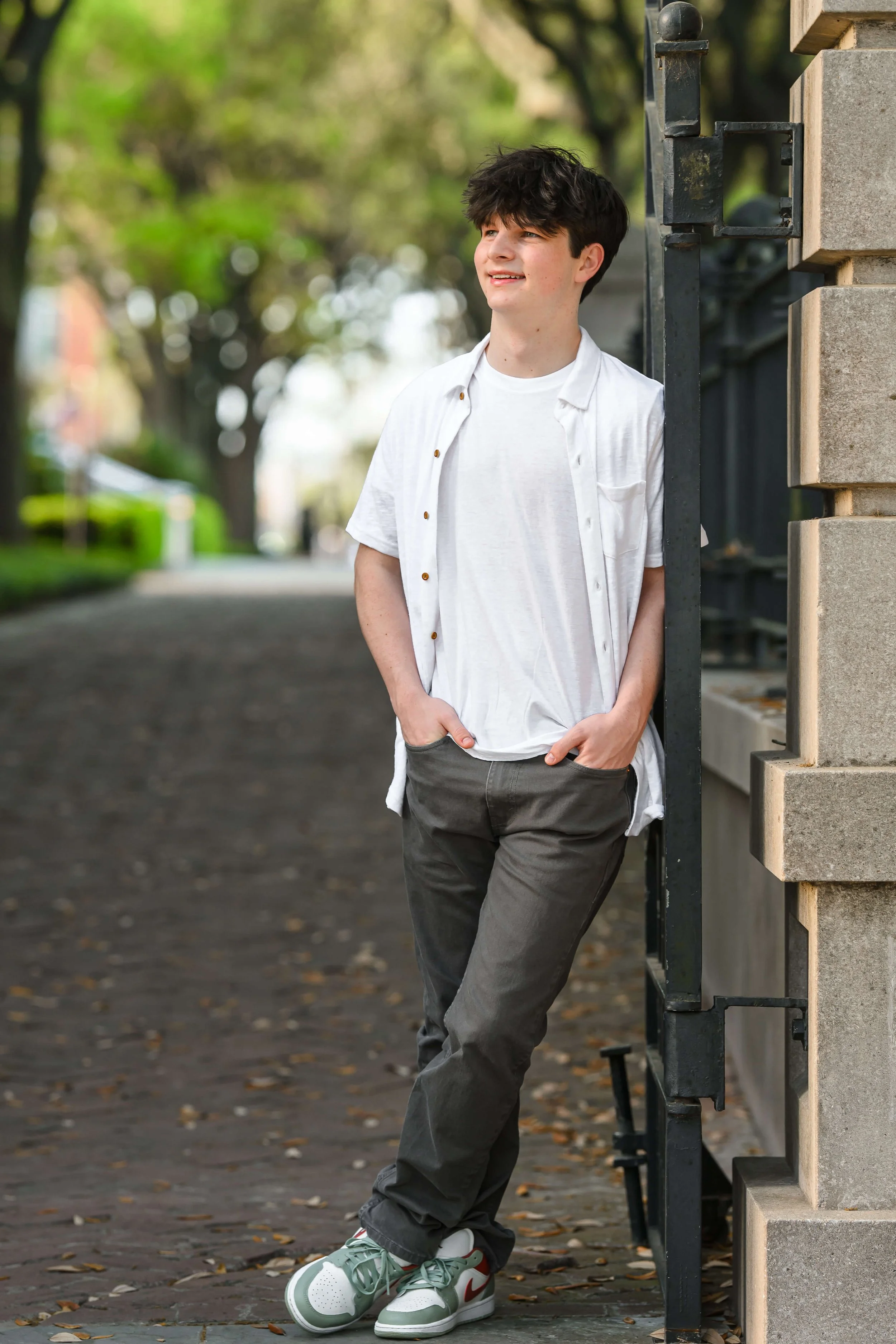 charleston-waterfront-park-boy-leaning-senior-photos.jpg