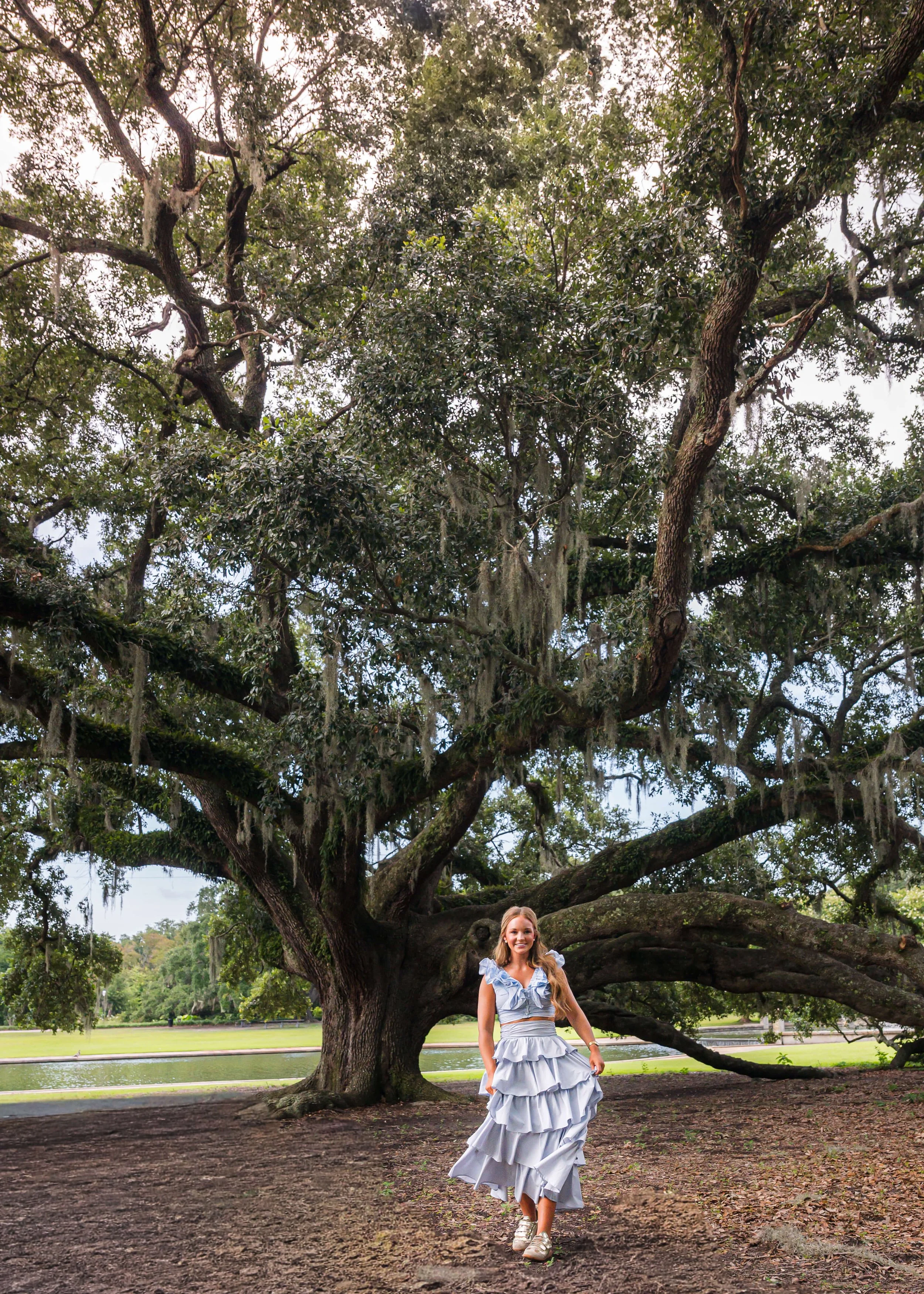 charleston-senior-photos-hamton-park-girl-oak-tree.jpg
