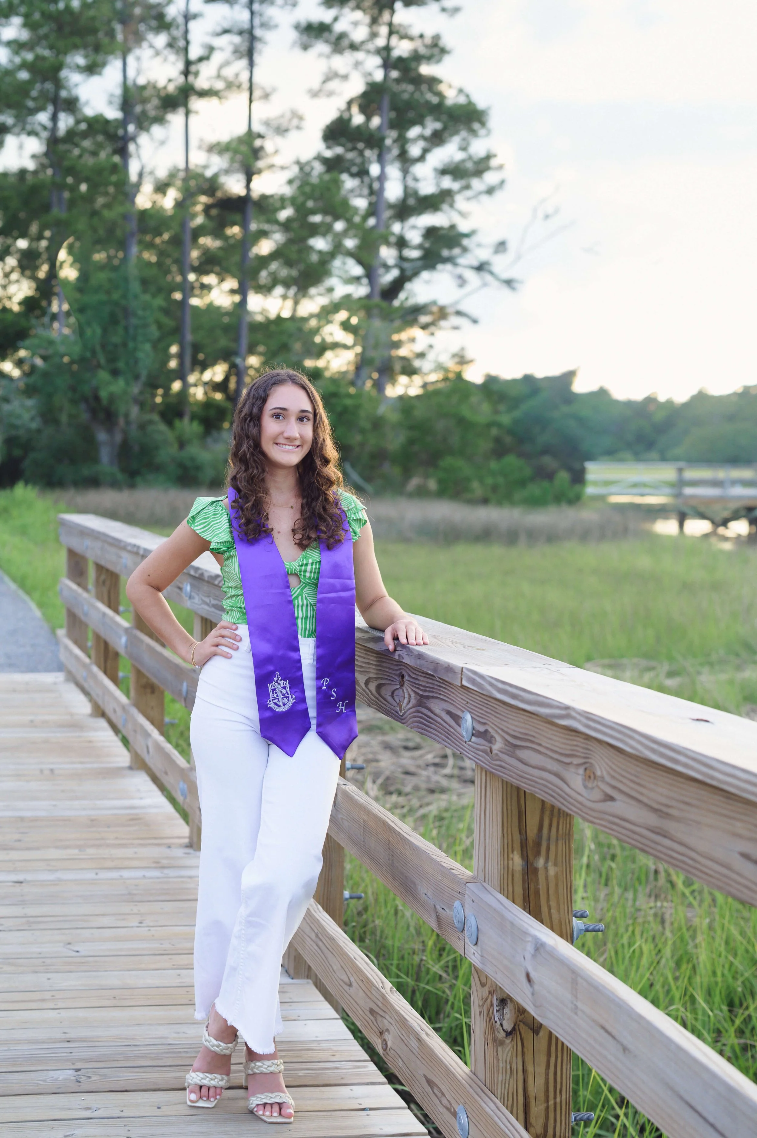 charleston-senior-photos-daniel-island-white-jeans-green-top-4.jpg