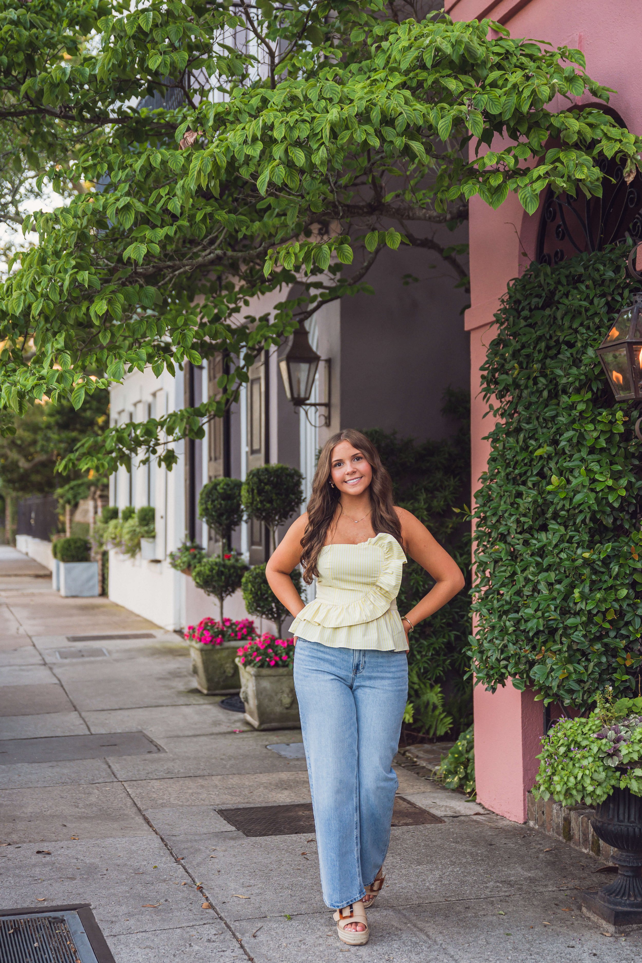 downtown-charleston-historic-streets-senior-portraits-35.jpg