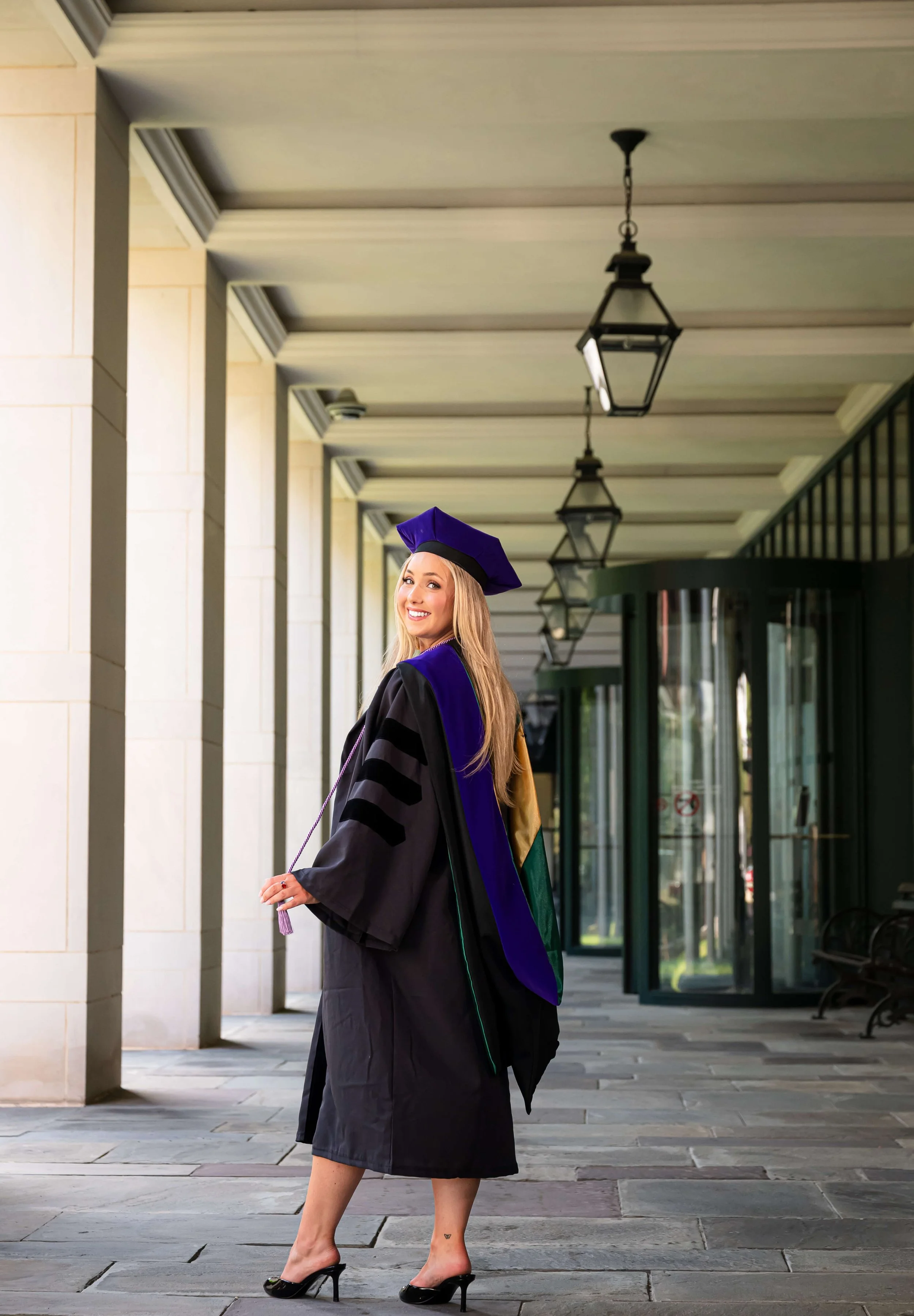 downtown-charleston-senior-portraits-historic-streets-50.jpg