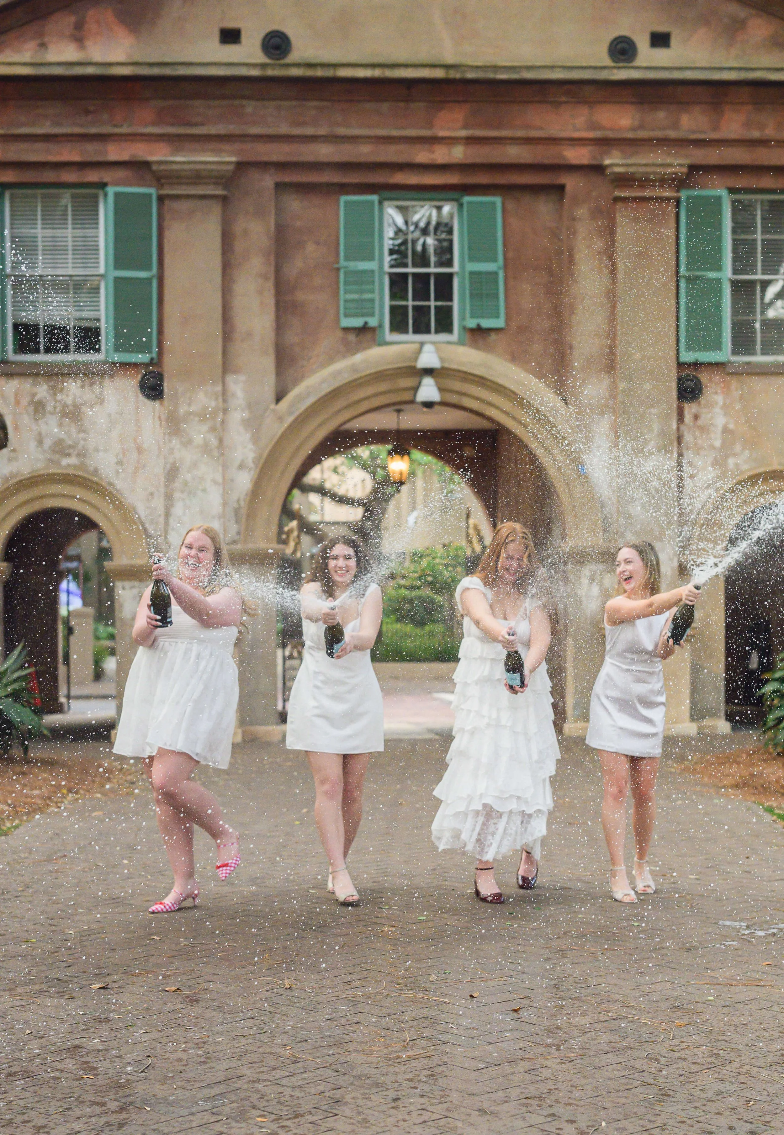 college-of-charleston-senior-photos-on-campus-22.jpg