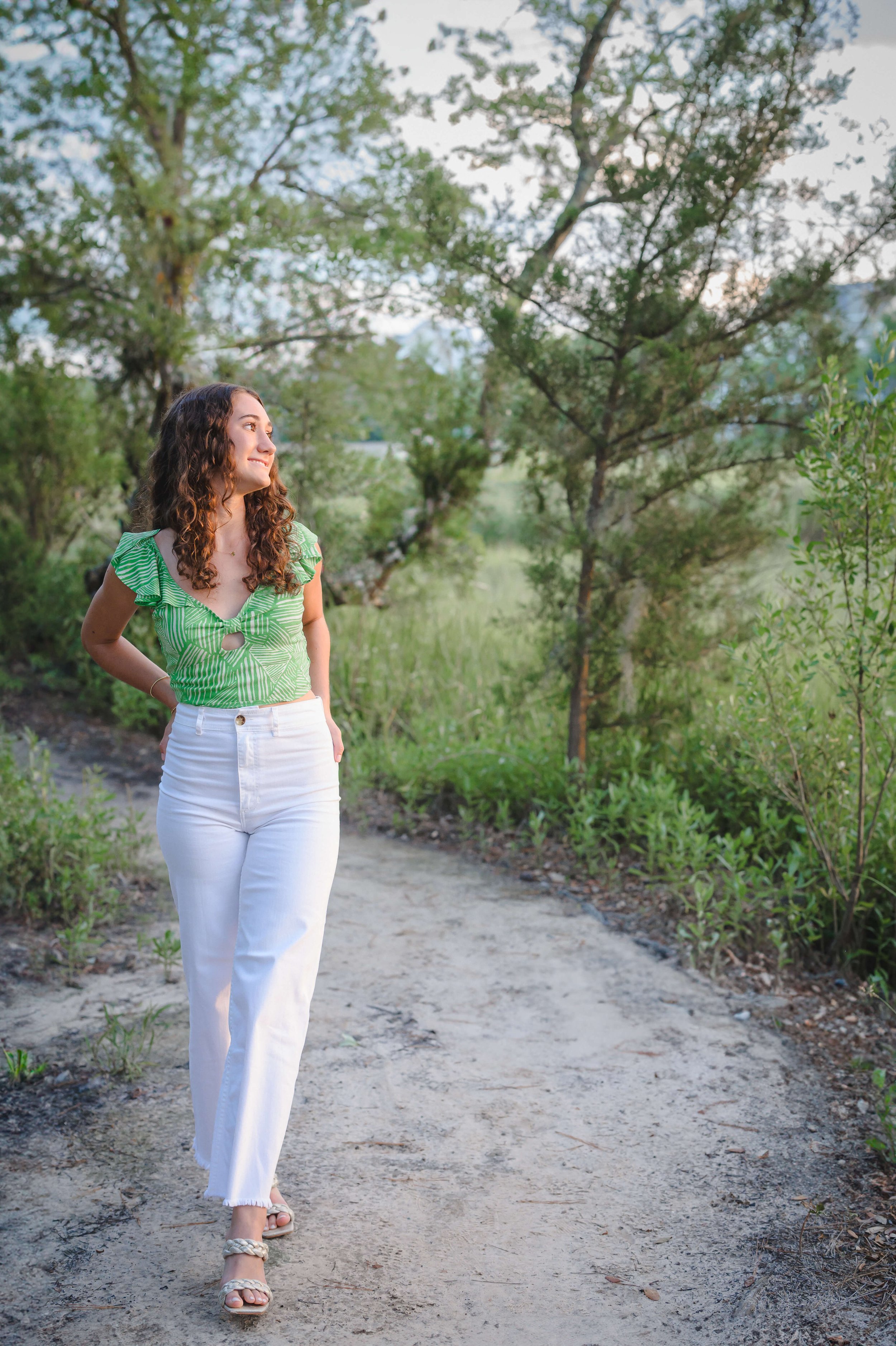 charleston-senior-photos-daniel-island-white-jeans-green-top-5.jpg