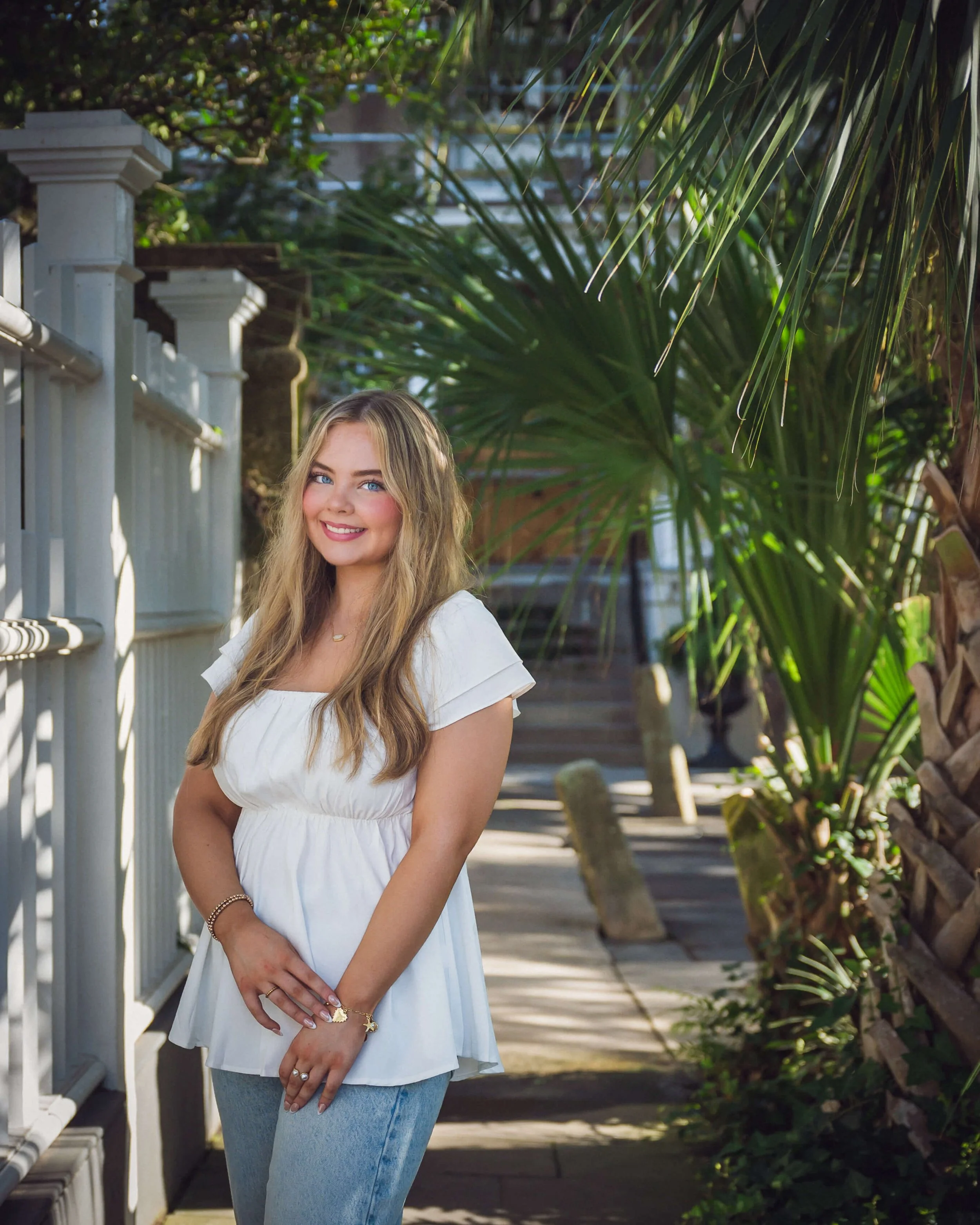 downtown-charleston-historic-streets-senior-portraits-54.jpg