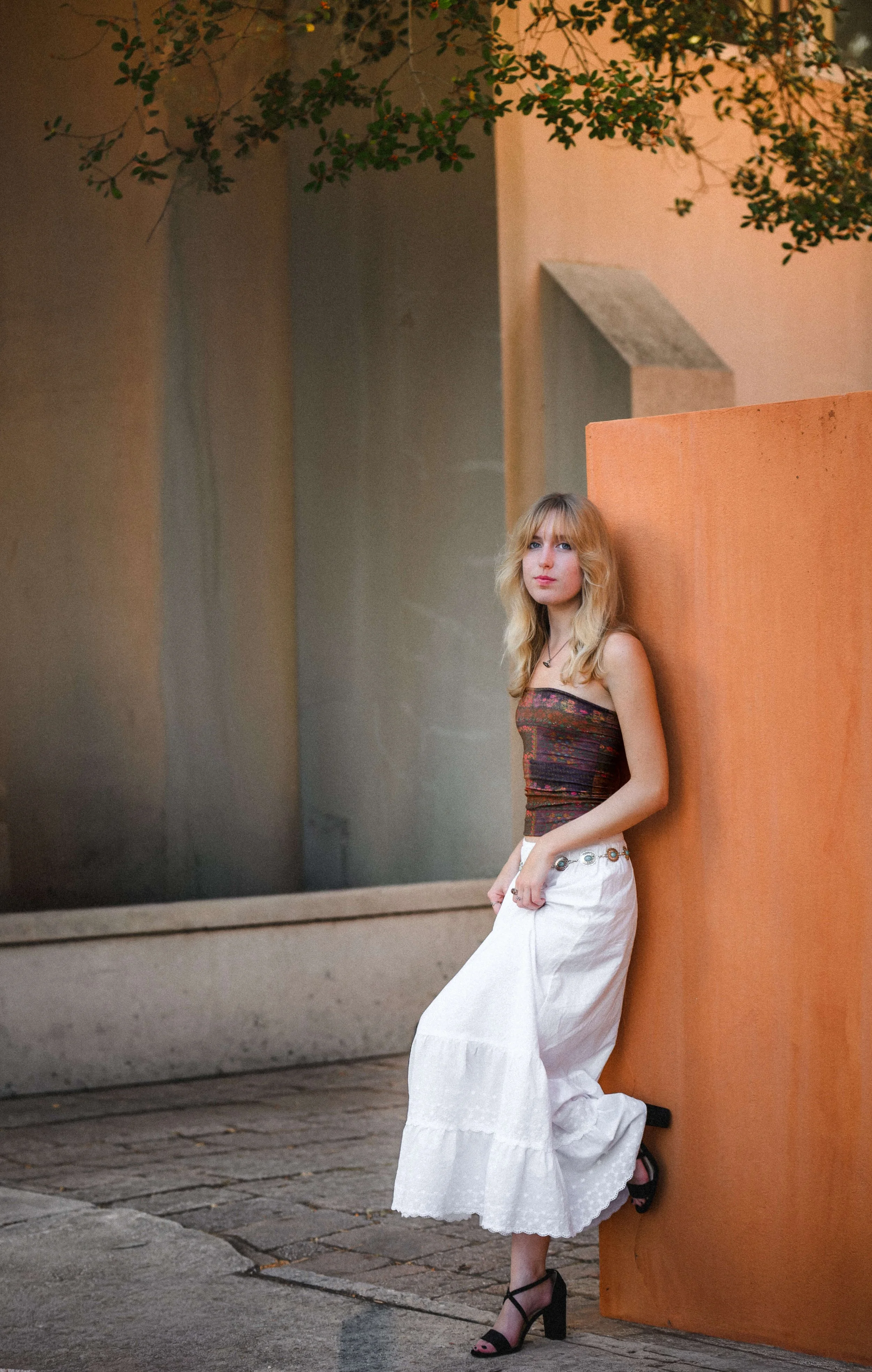downtown-charleston-historic-streets-senior-portraits-10.jpg