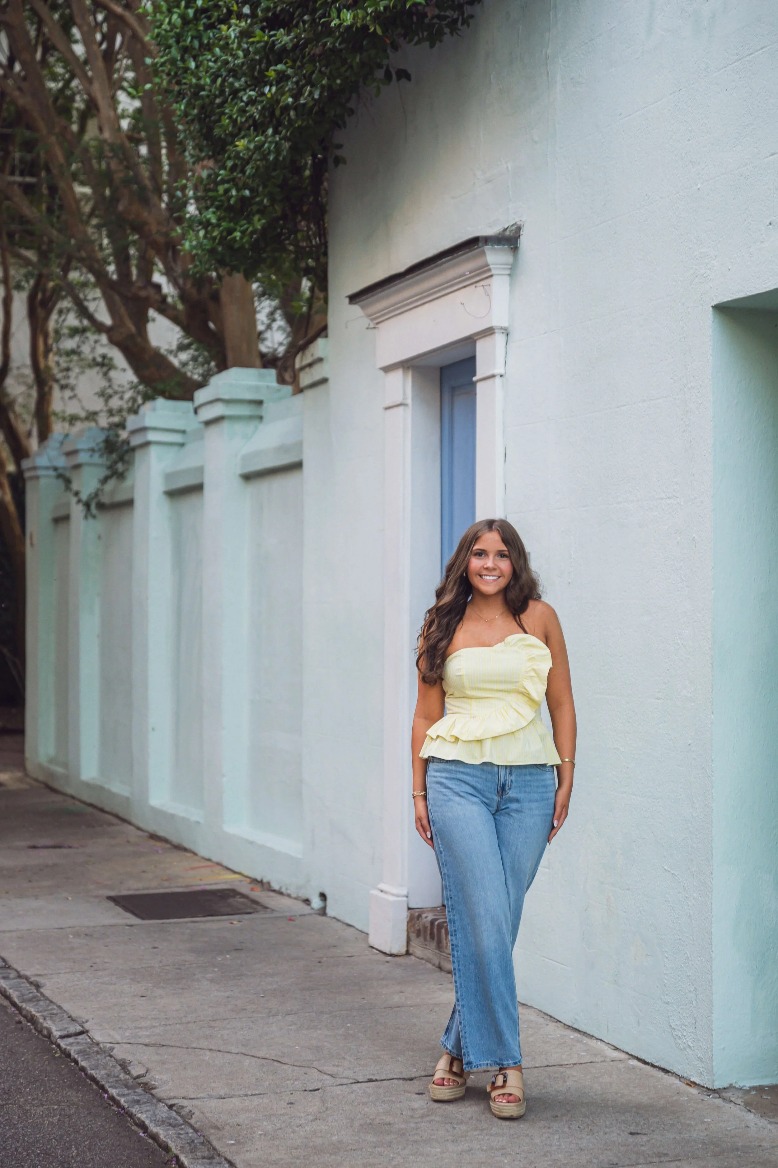 downtown-charleston-historic-streets-senior-portraits-34.jpg