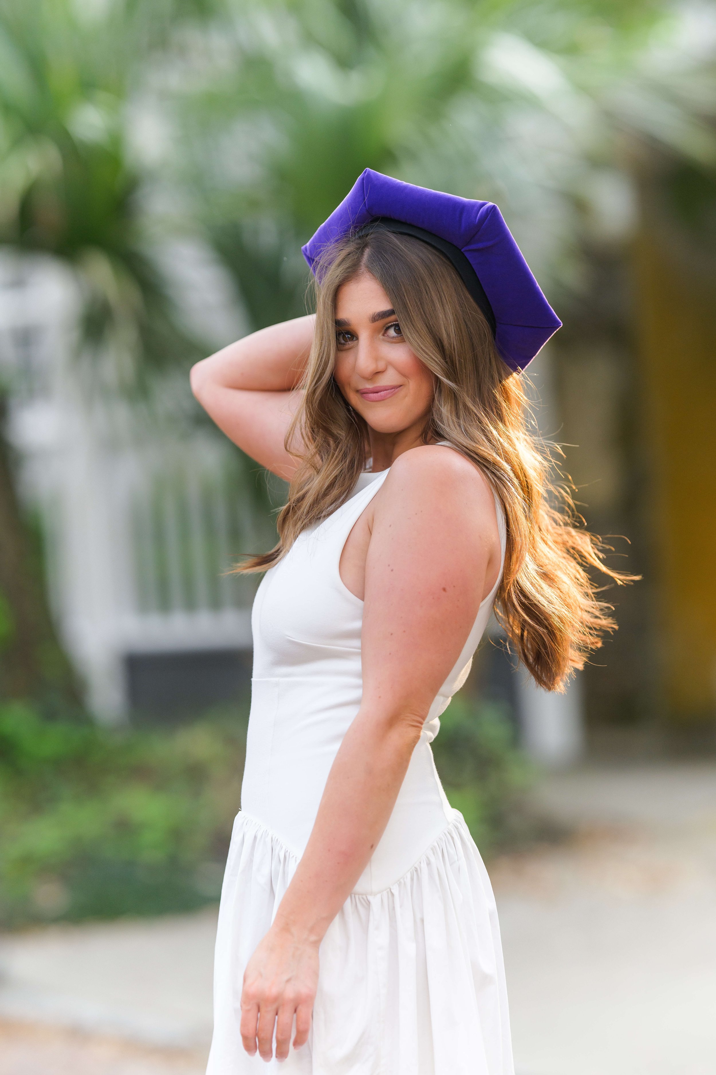downtown-charleston-historic-streets-senior-portraits-67.jpg