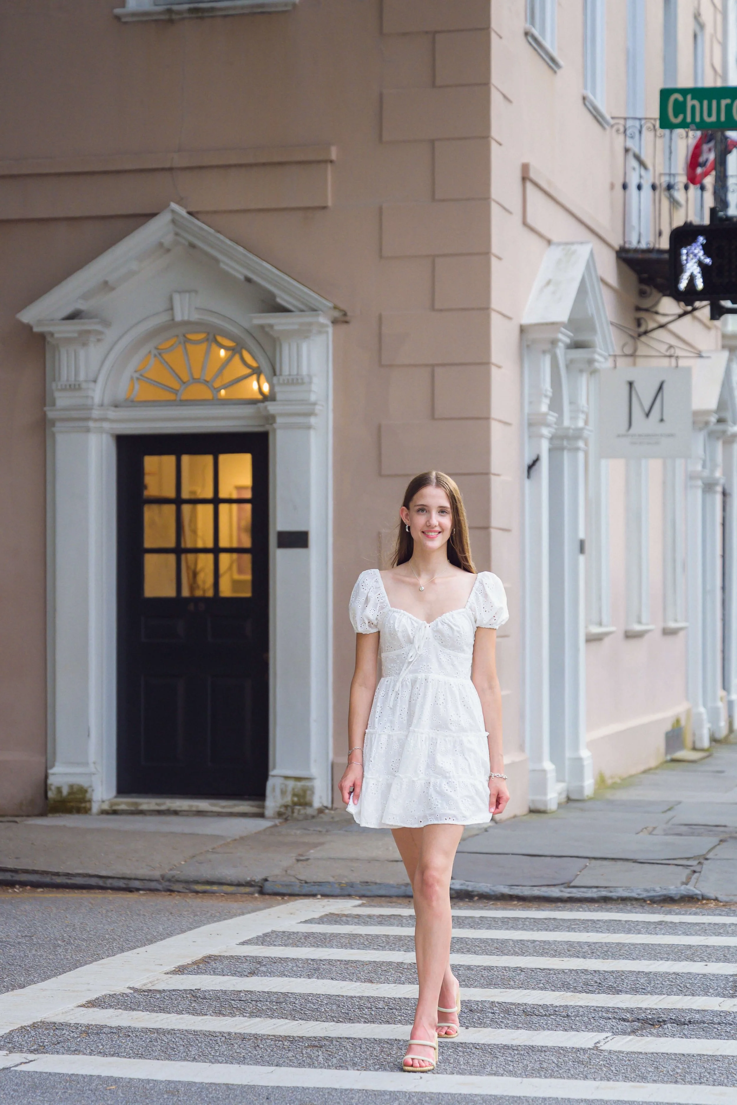 downtown-charleston-historic-streets-senior-portraits-56.jpg