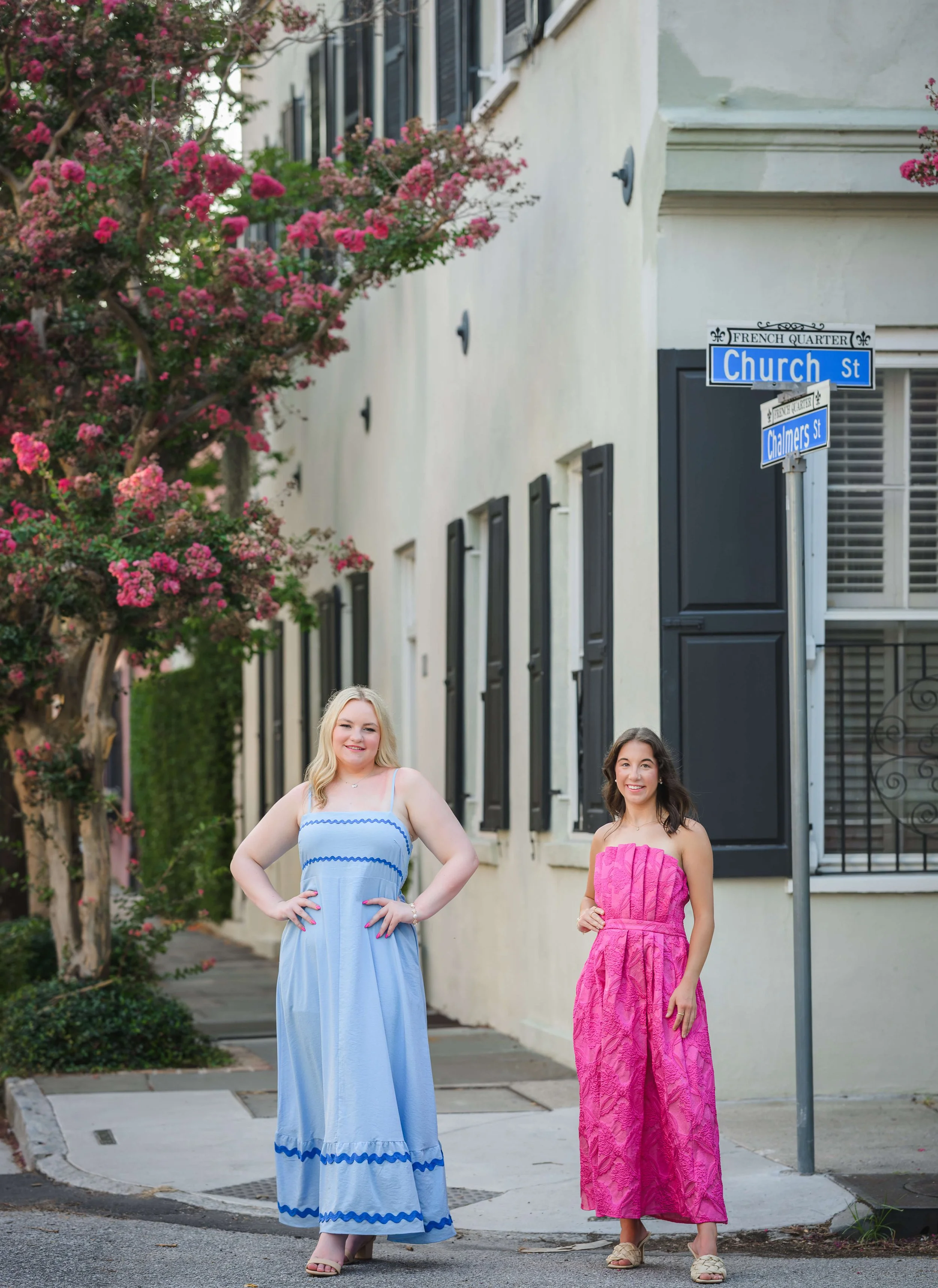 downtown-charleston-historic-streets-senior-portraits-37.jpg