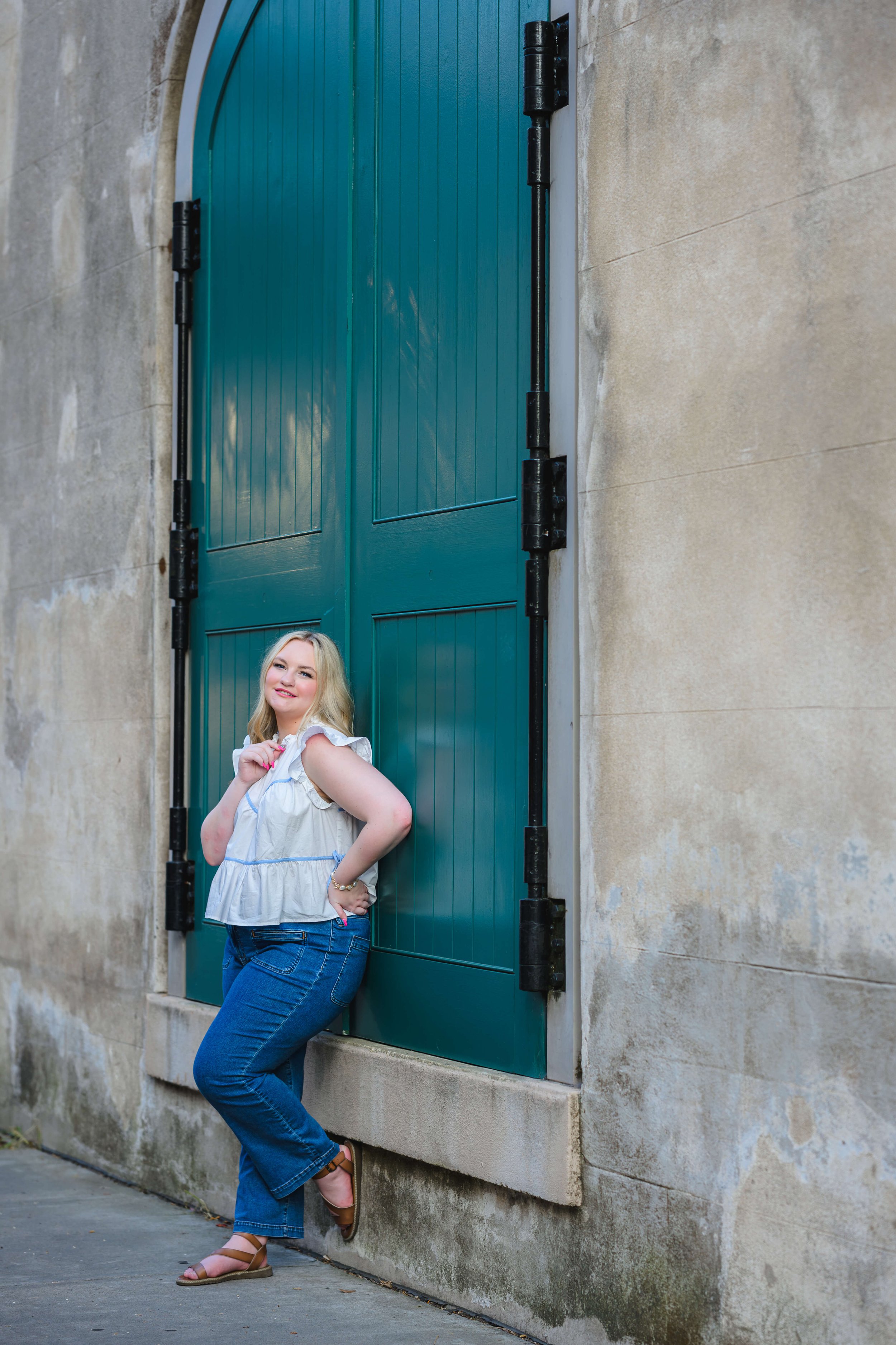downtown-charleston-senior-portraits-historic-streets-25.jpg