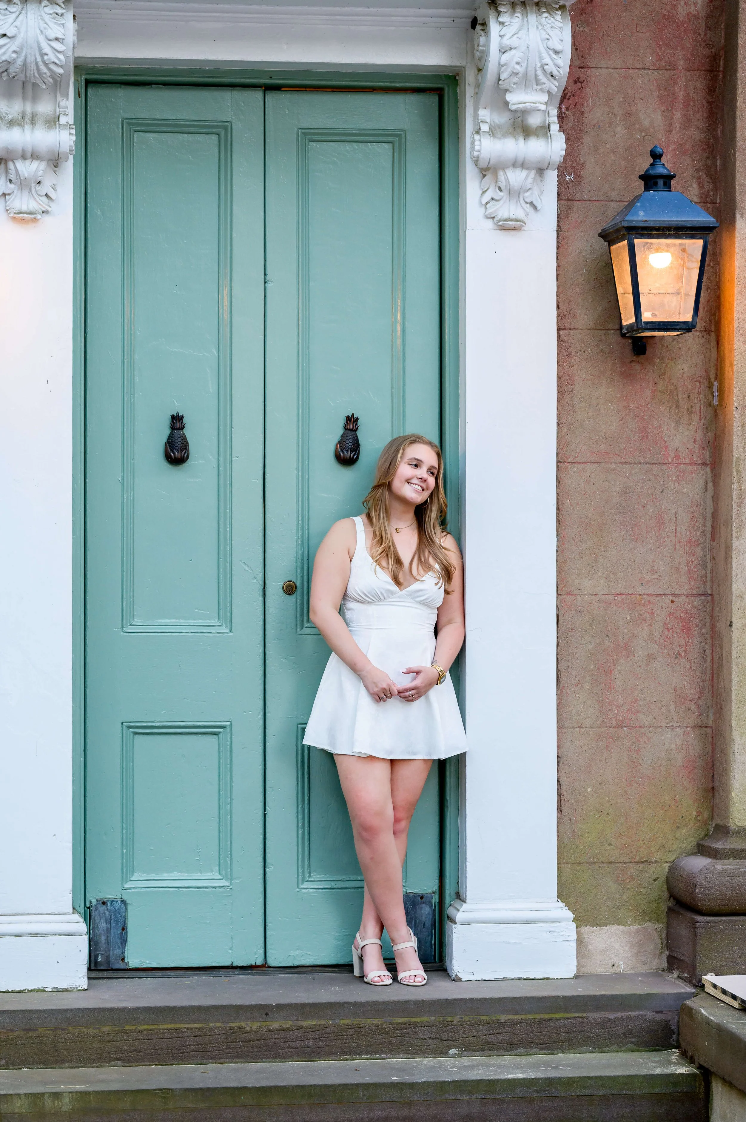 college-of-charleston-senior-photos-on-campus-7.jpg