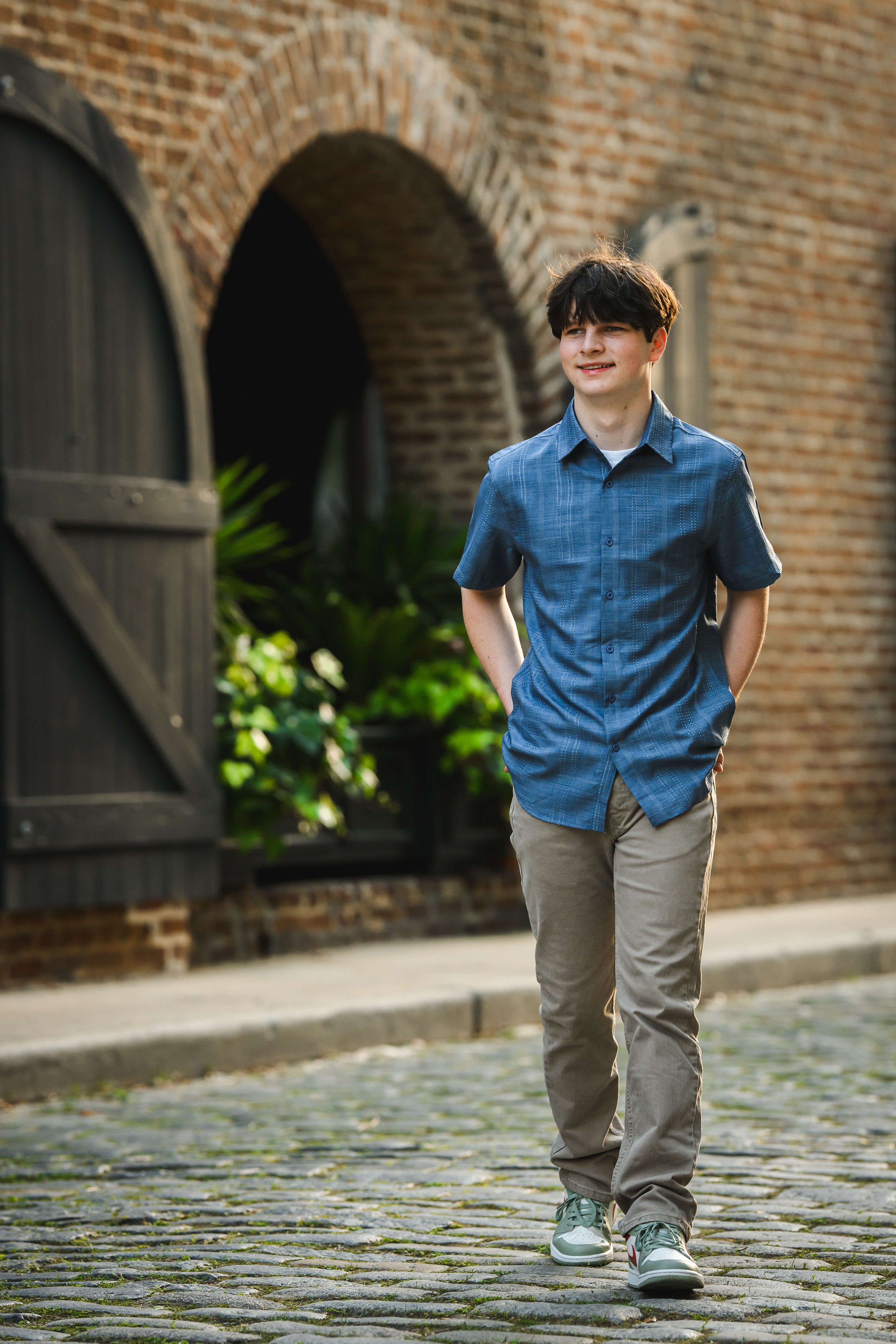 downtown-charleston-historic-streets-senior-portraits-80.jpg