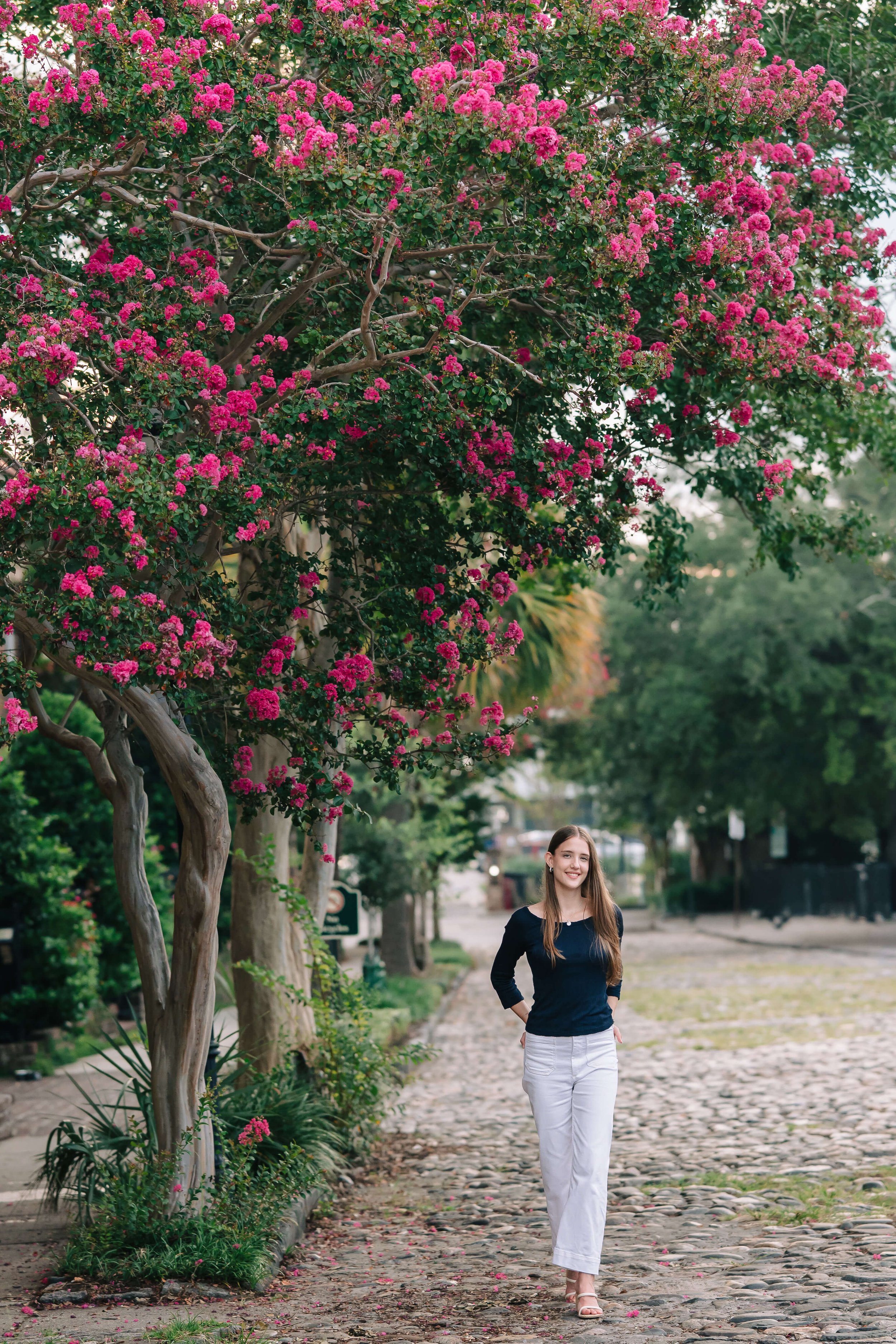 downtown-charleston-historic-streets-senior-portraits-60.jpg