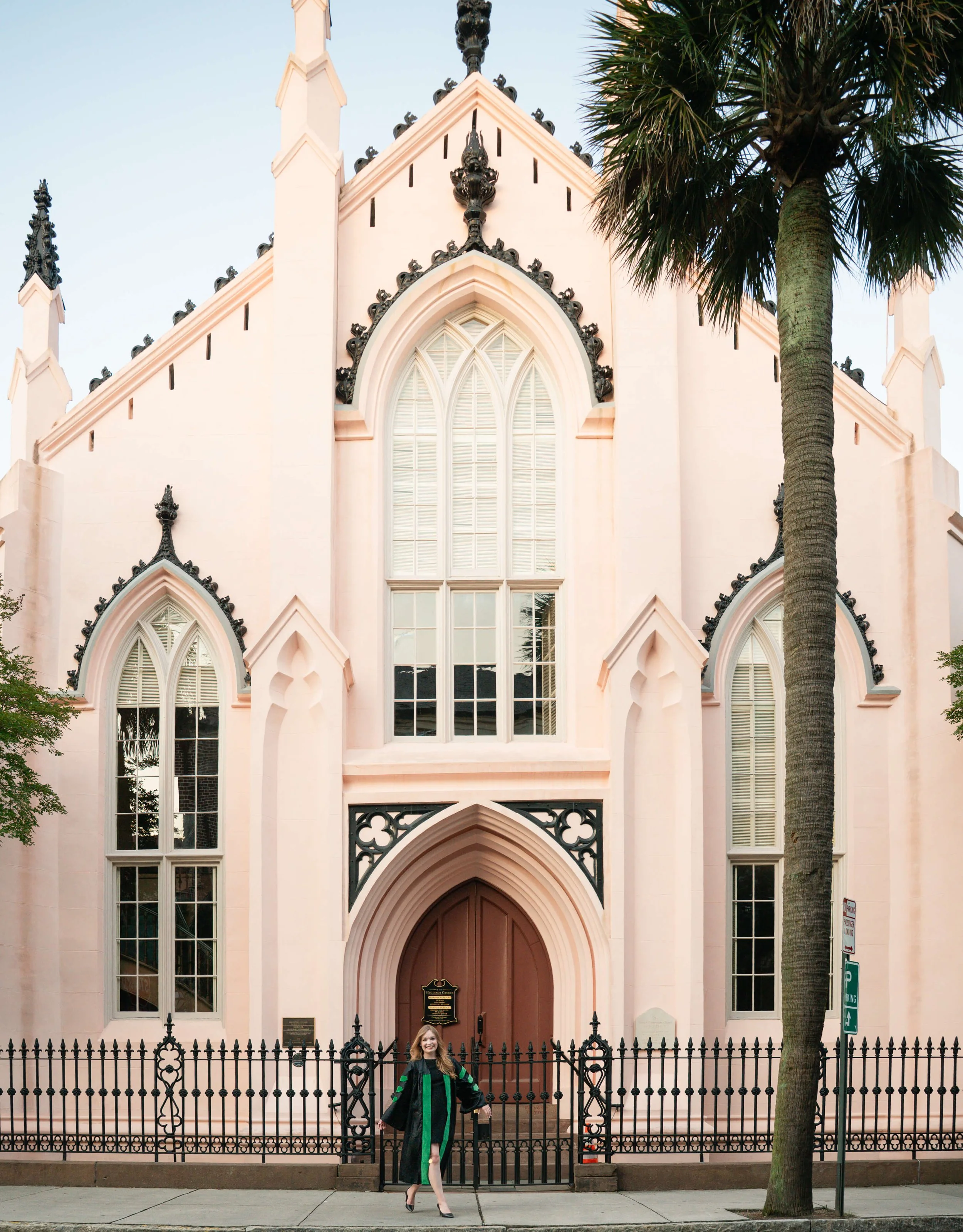 downtown-charleston-senior-portraits-historic-streets-12.jpg