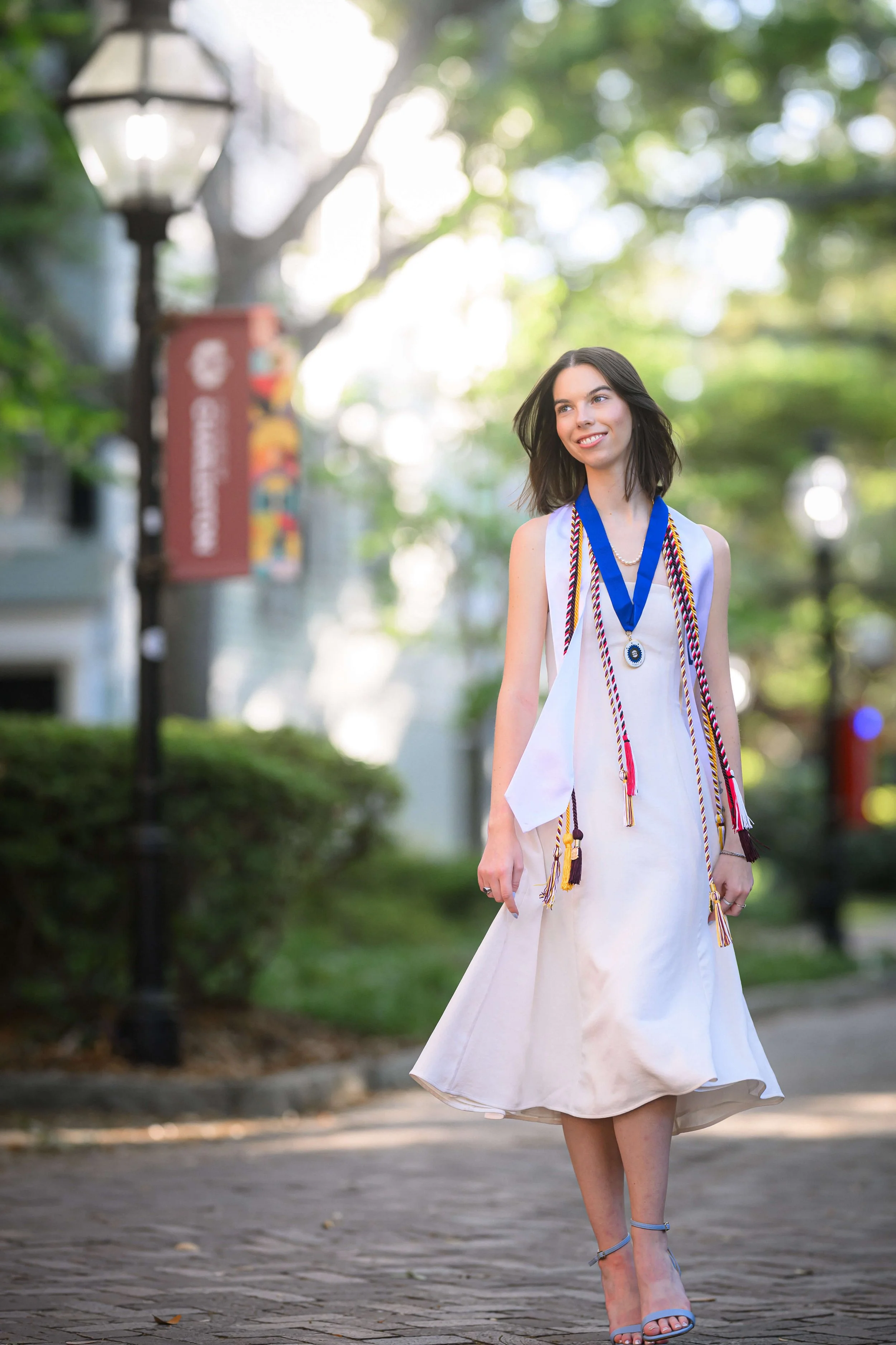 college-of-charleston-senior-photos-on-campus-38.jpg
