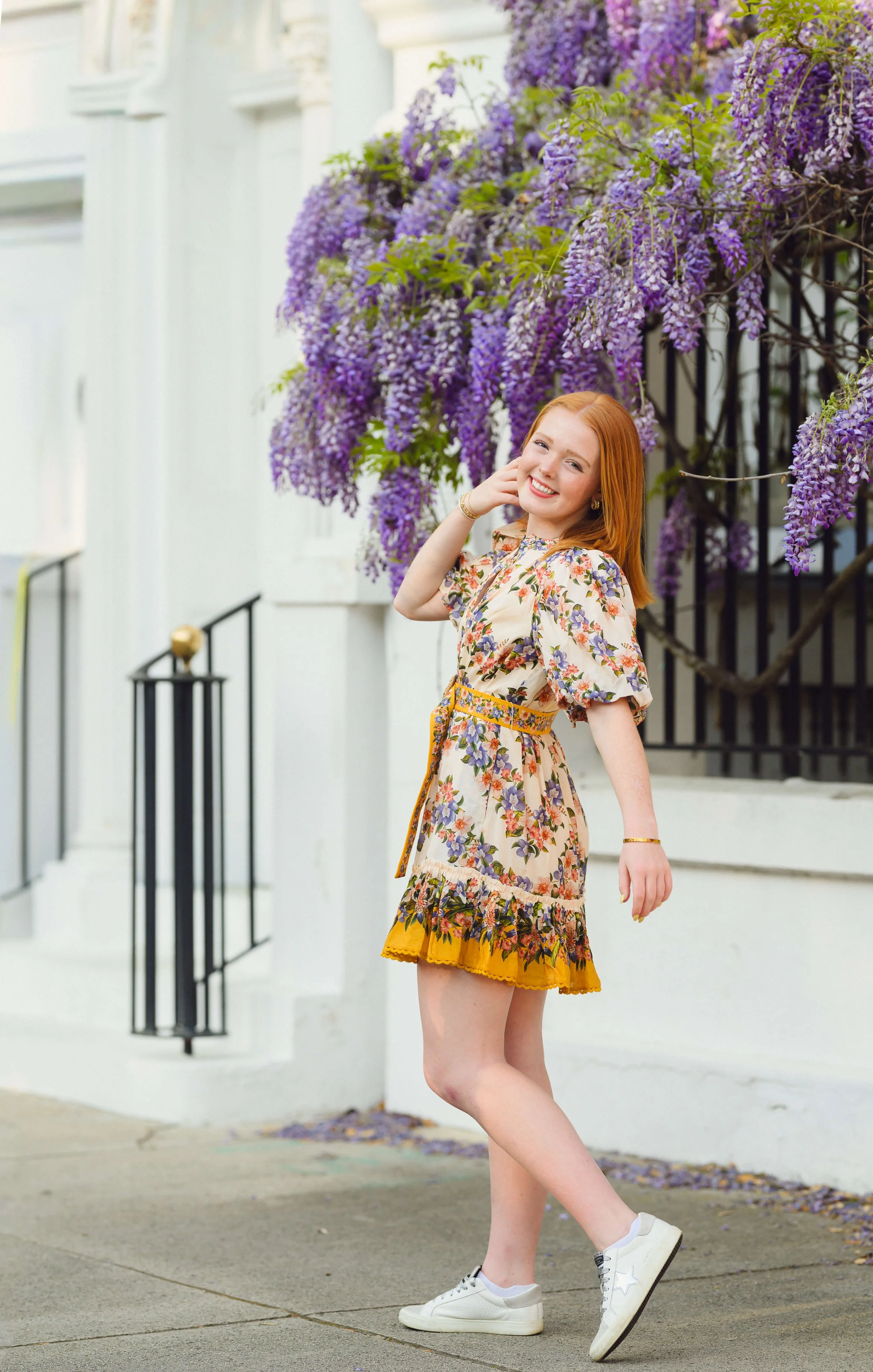 downtown-charleston-historic-streets-senior-portraits-71.jpg