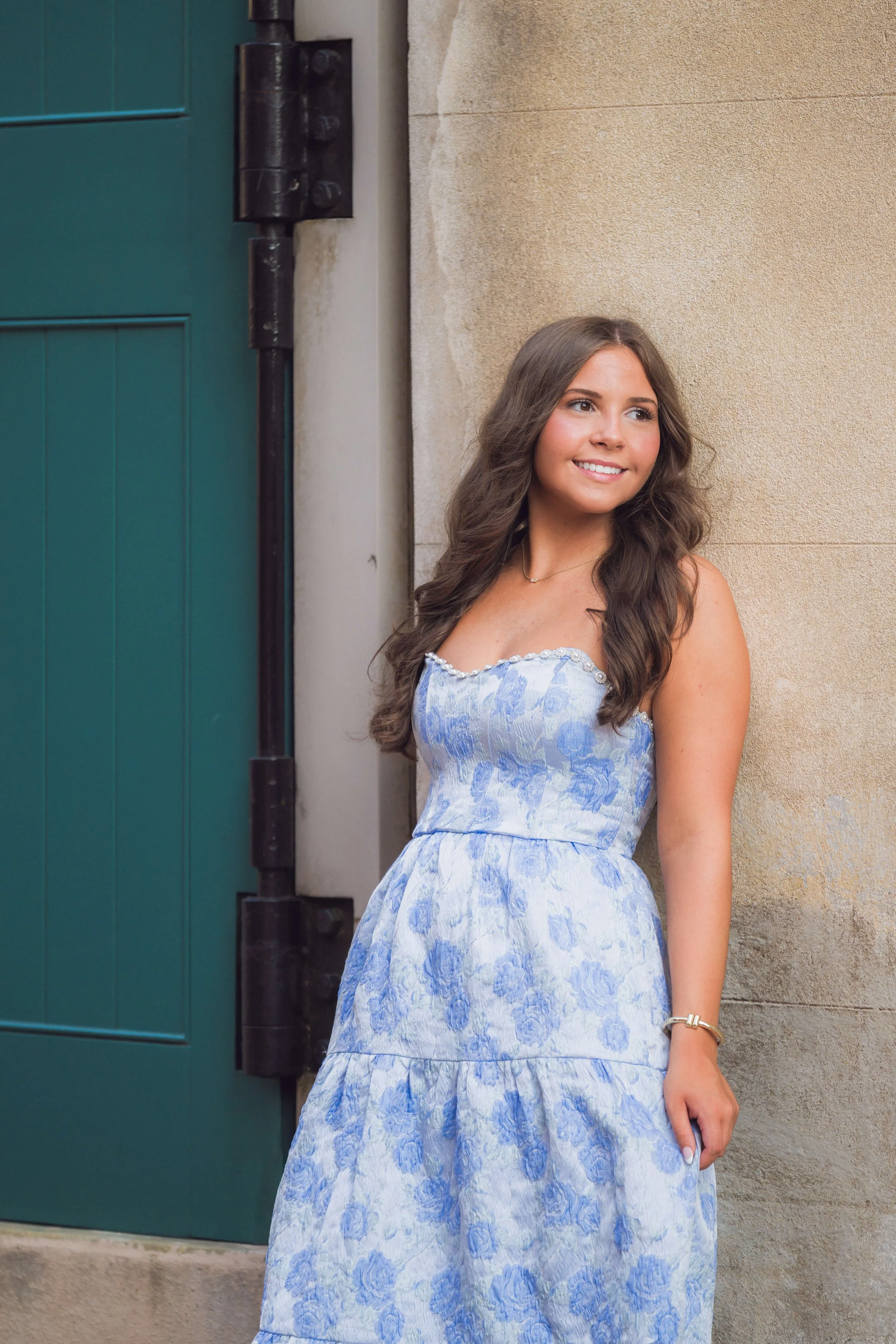 downtown-charleston-senior-portraits-historic-streets-19.jpg