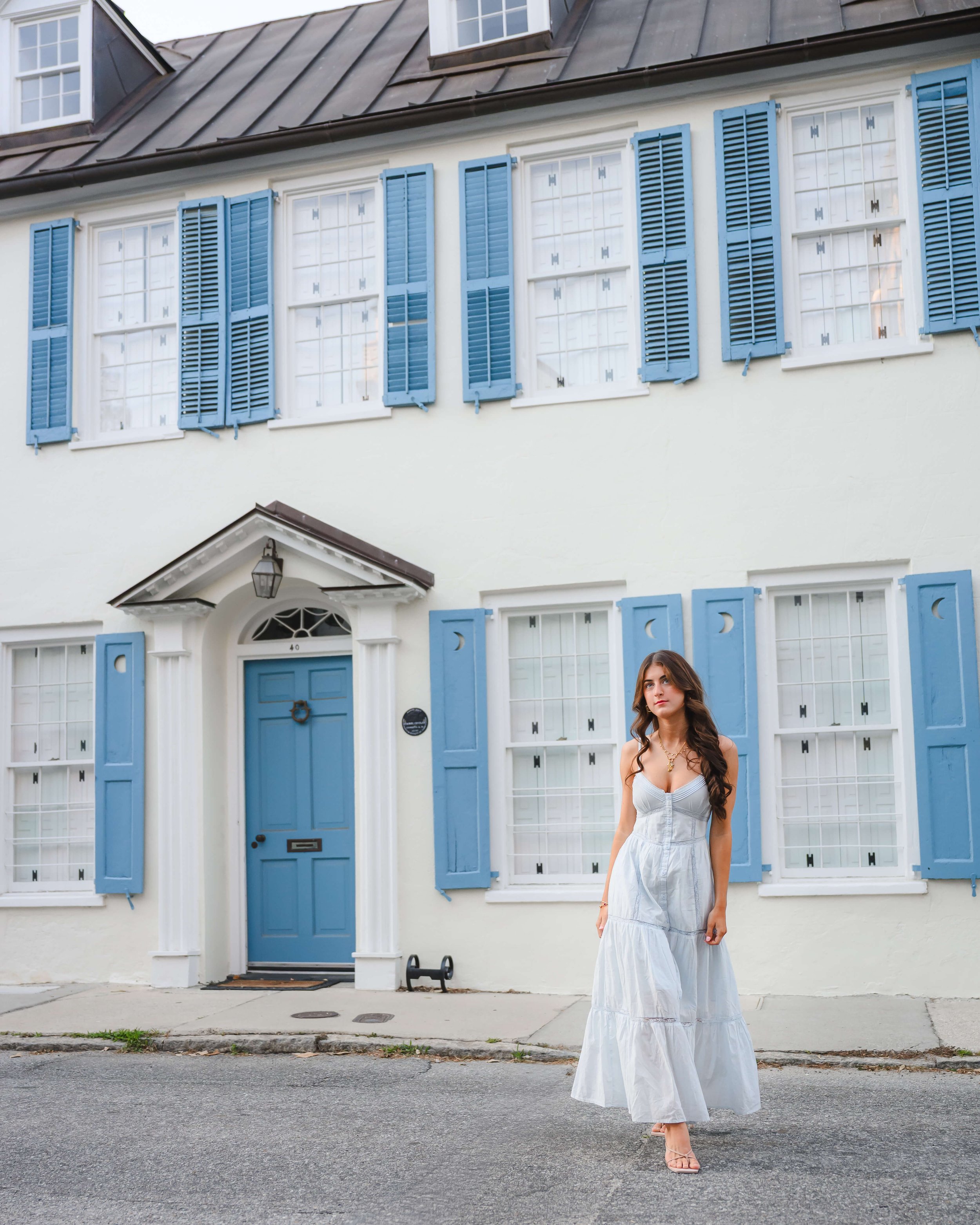 downtown-charleston-historic-streets-senior-portraits-97.jpg