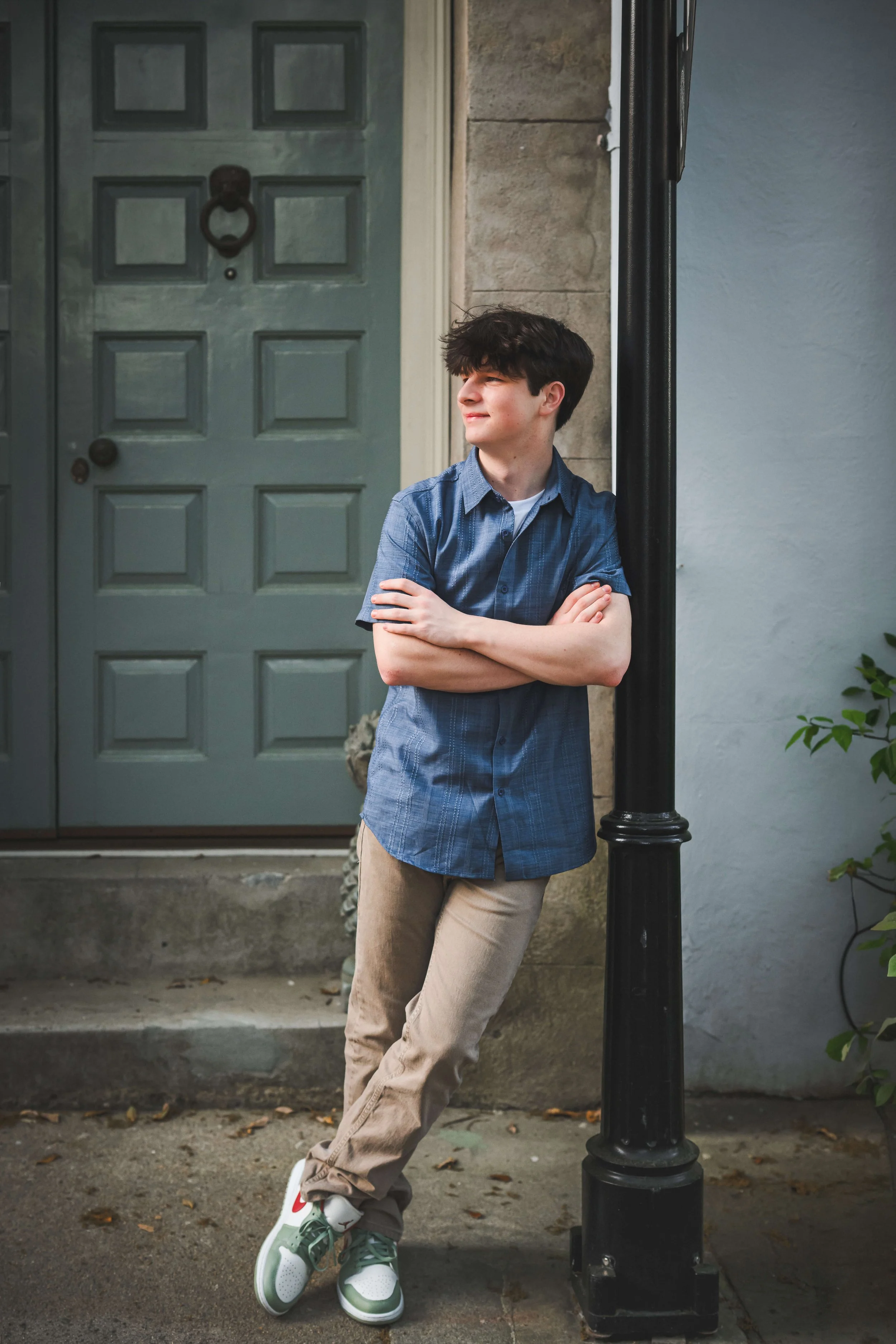 downtown-charleston-historic-streets-senior-portraits-81.jpg