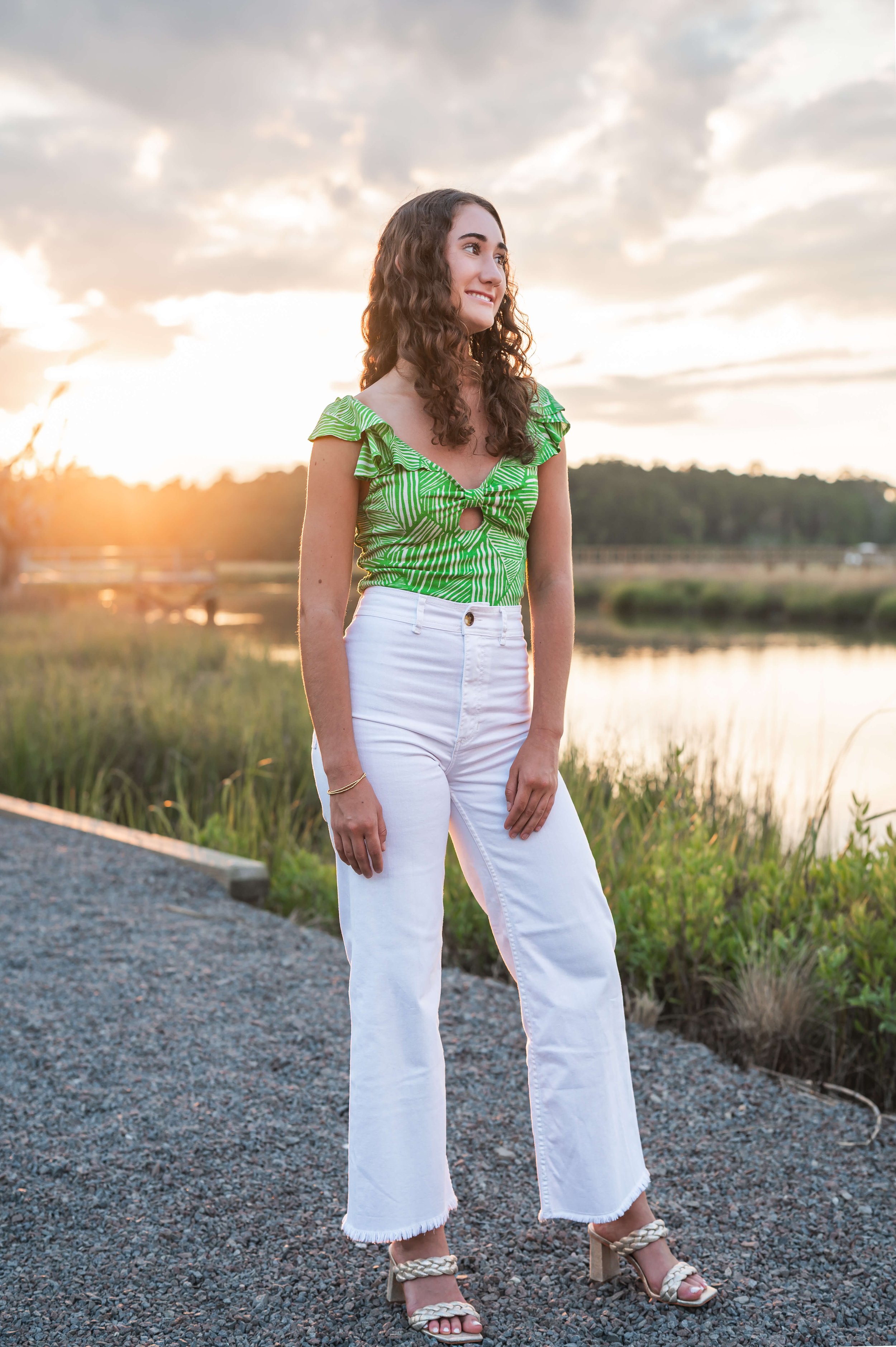 charleston-senior-photos-daniel-island-white-jeans-green-top-6.jpg