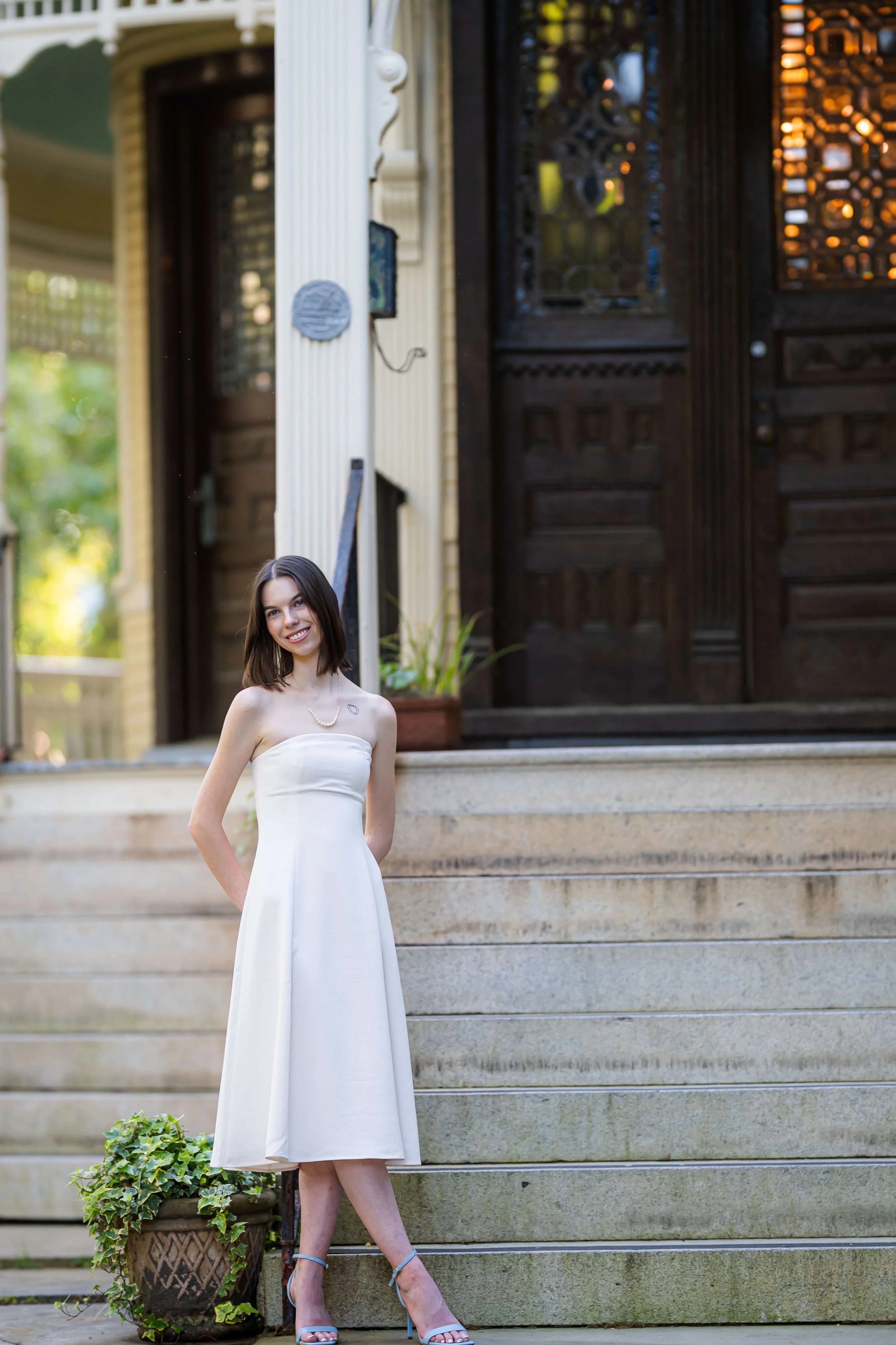 college-of-charleston-senior-photos-on-campus-37.jpg
