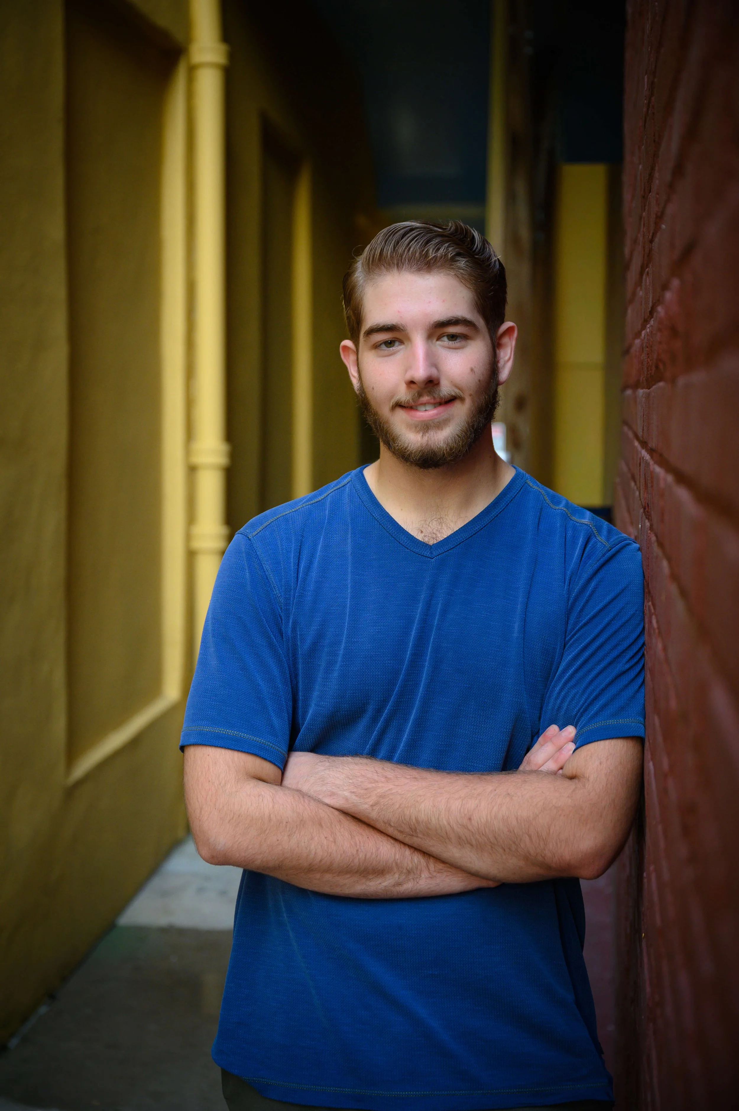 downtown-charleston-hidden-alleys-senior-portraits-3.jpg
