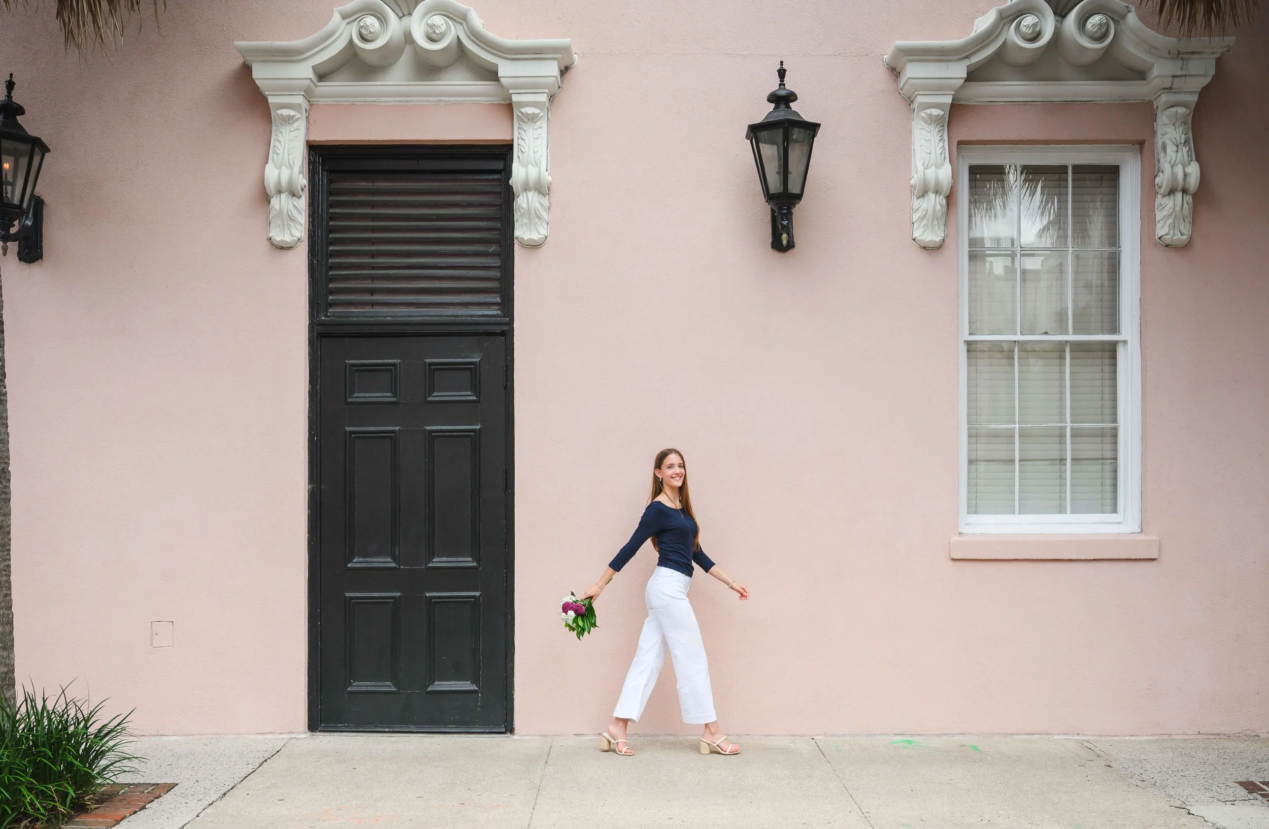 downtown-charleston-senior-portraits-historic-streets-29.jpg