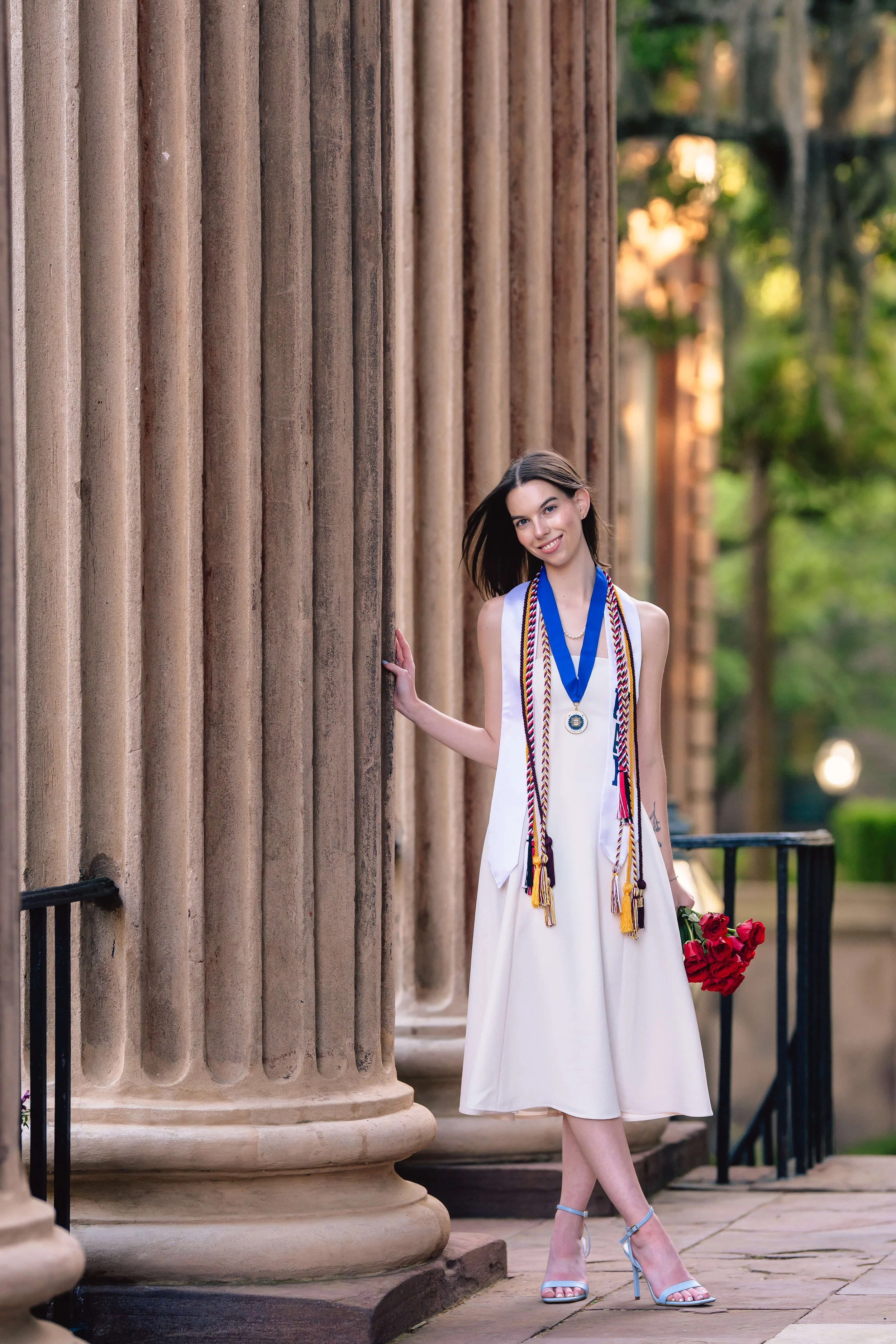 college-of-charleston-senior-photos-on-campus-44.jpg