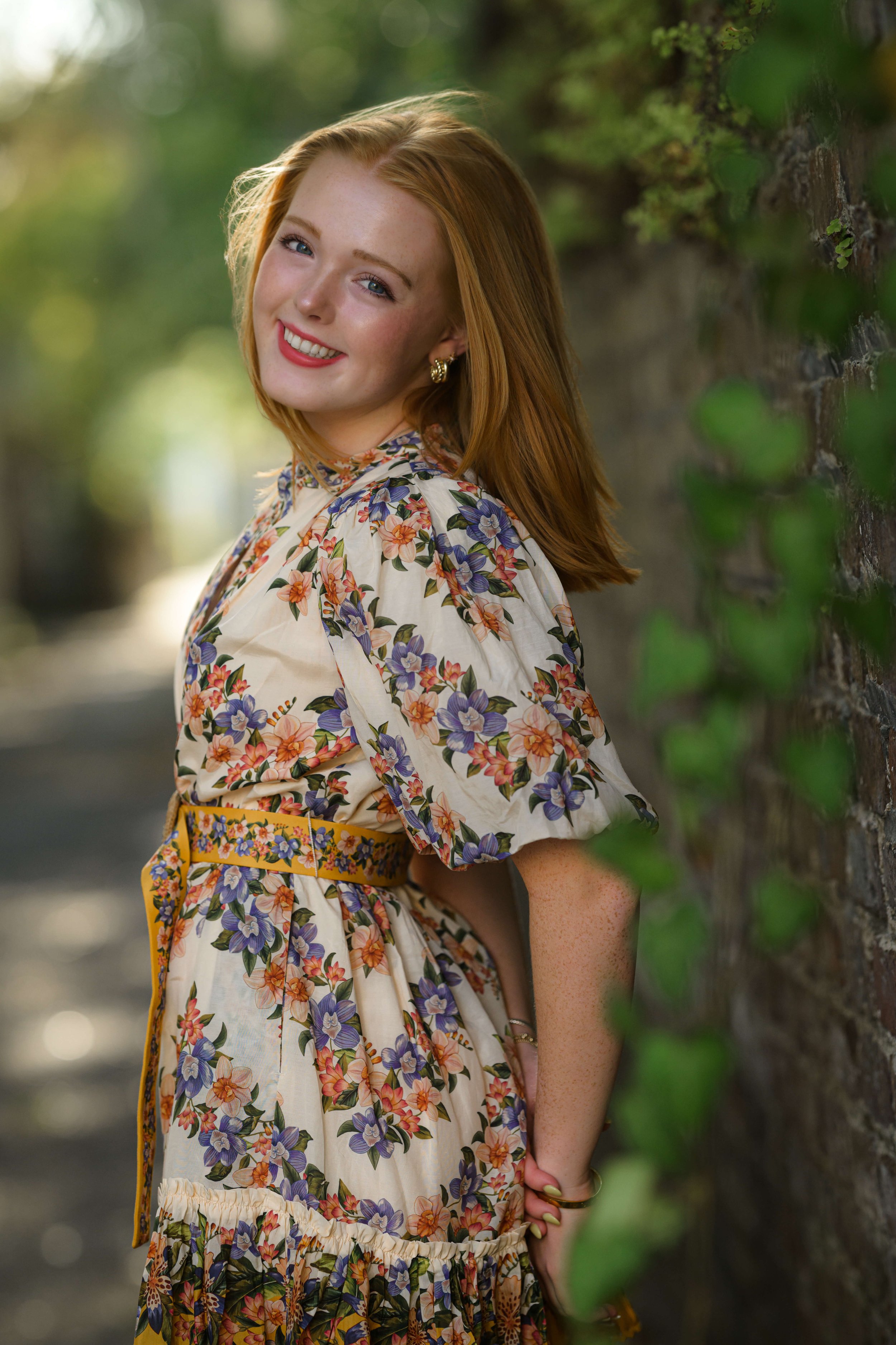 downtown-charleston-historic-streets-senior-portraits-72.jpg