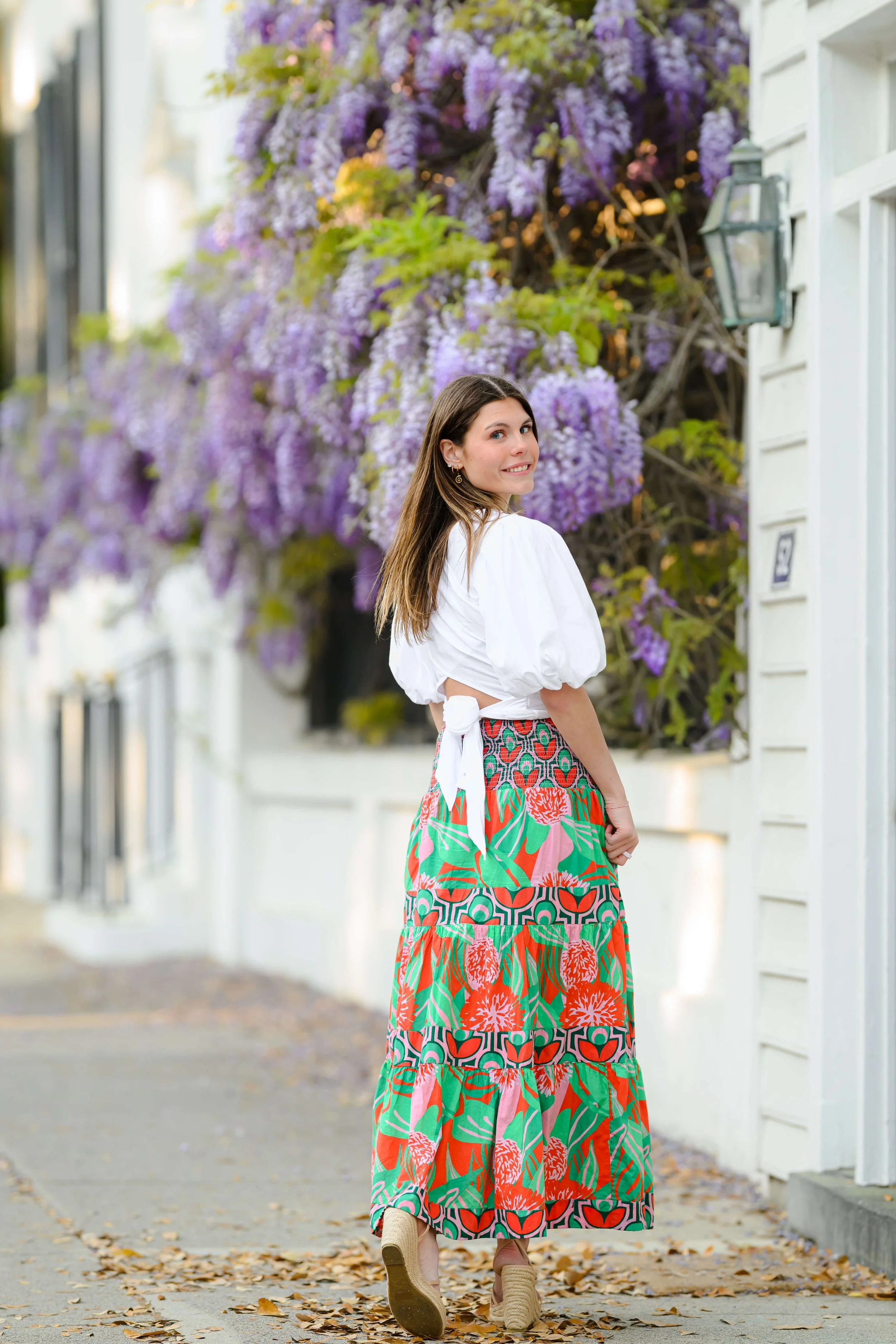 downtown-charleston-historic-streets-senior-portraits-76.jpg
