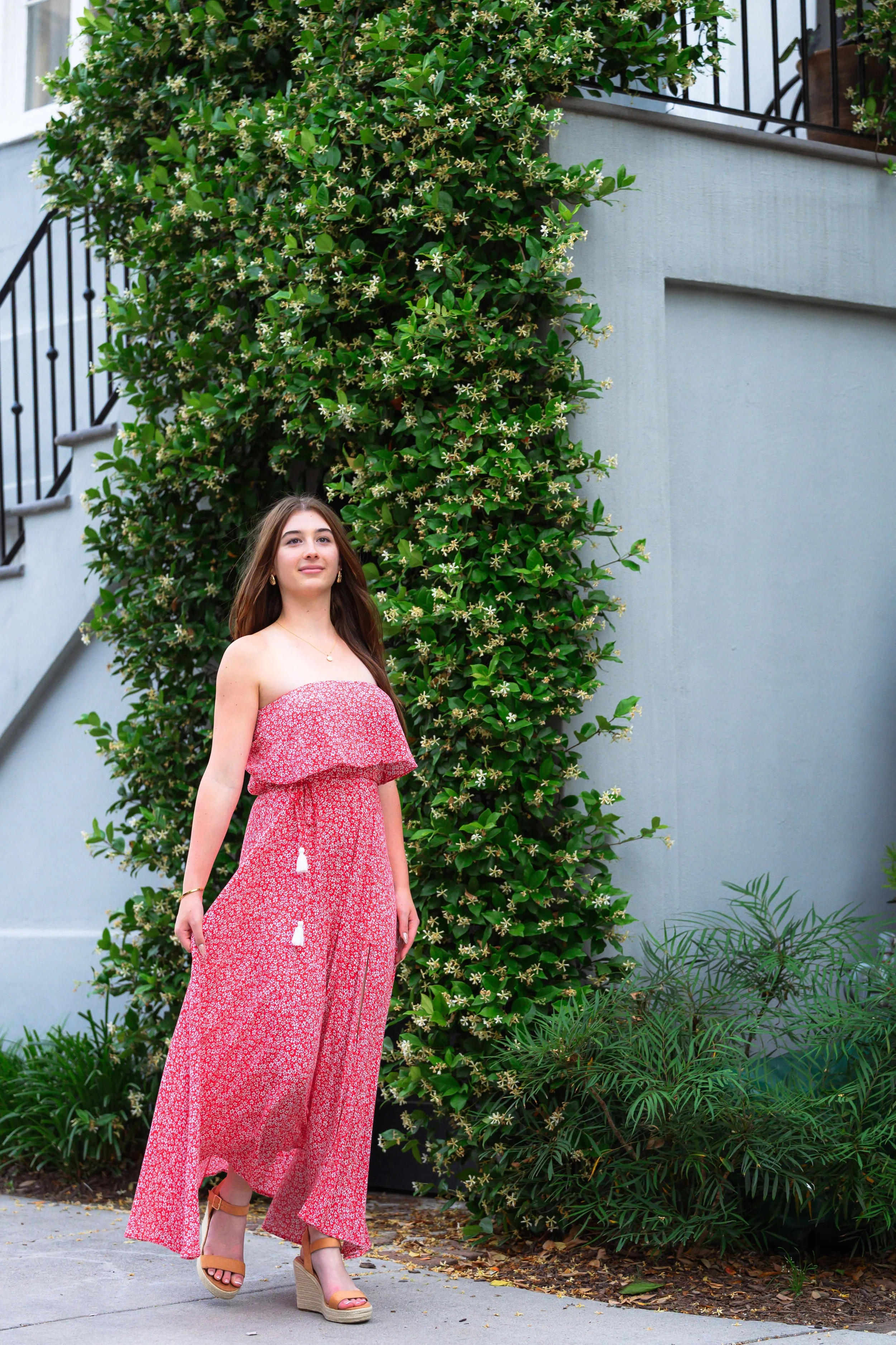 downtown-charleston-historic-streets-senior-portraits-102.jpg