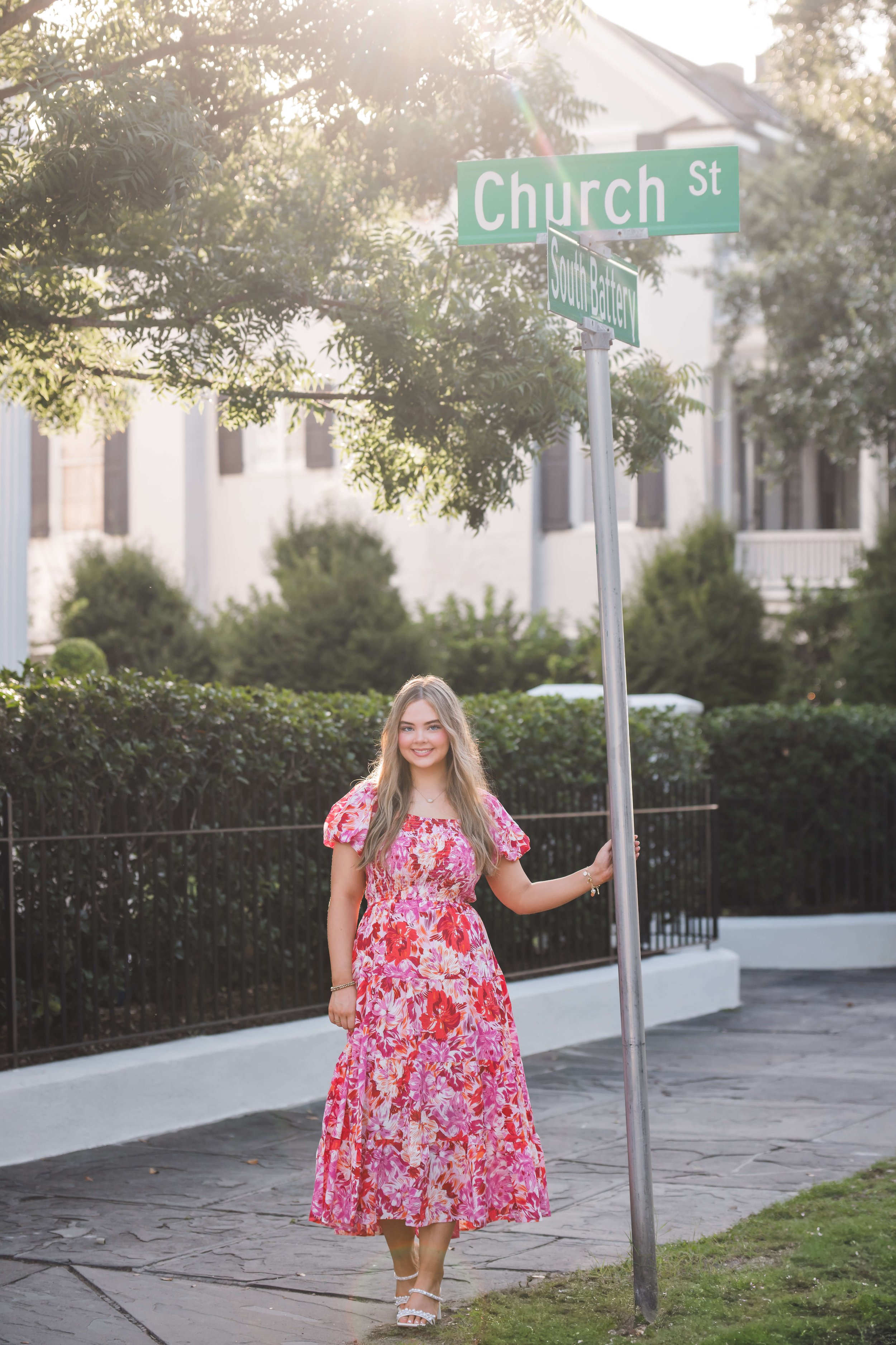 downtown-charleston-historic-streets-senior-portraits-46.jpg