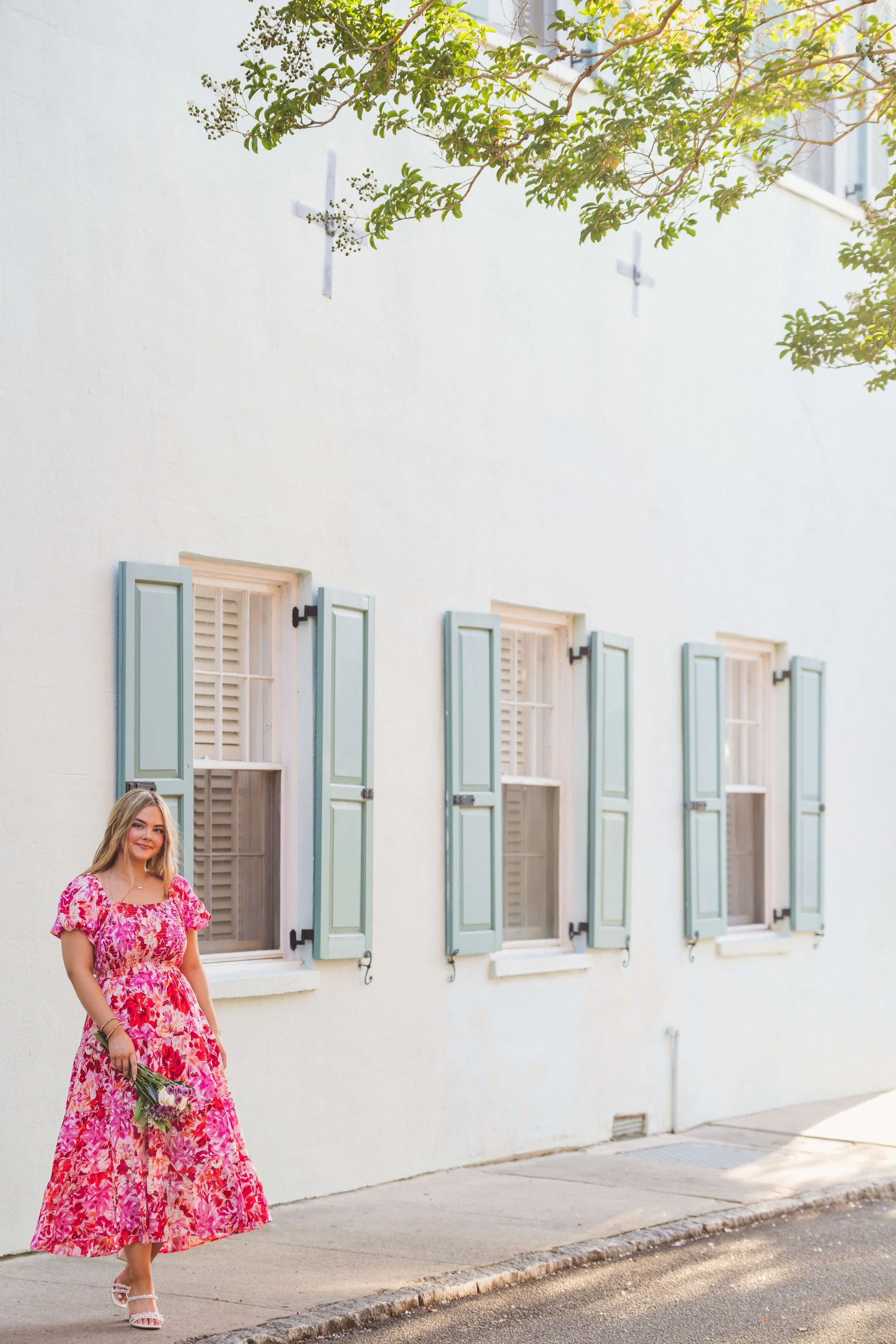 downtown-charleston-historic-streets-senior-portraits-44.jpg