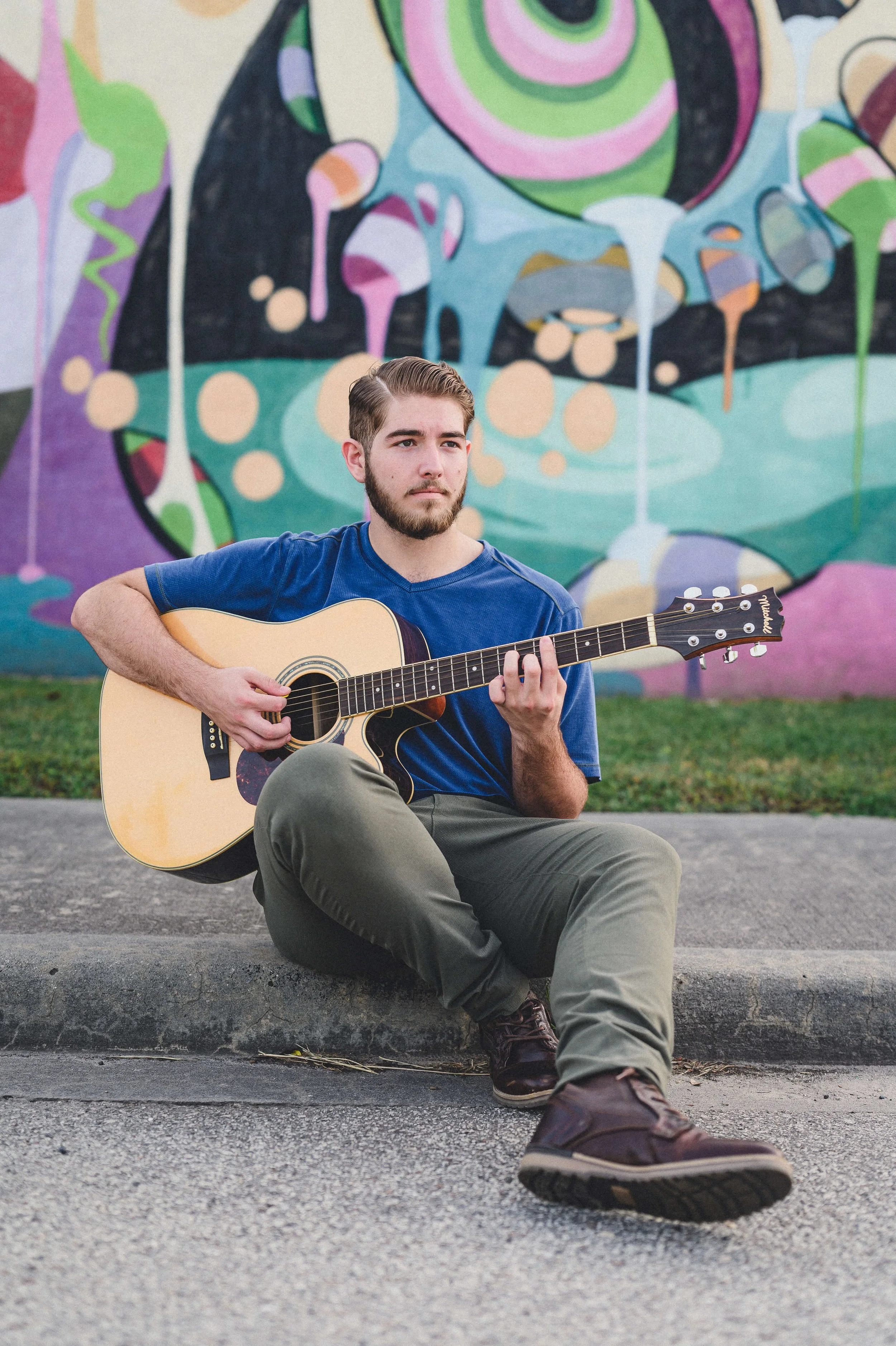 charleston-senoir-photos-downtown-guy-guitar-2.jpg