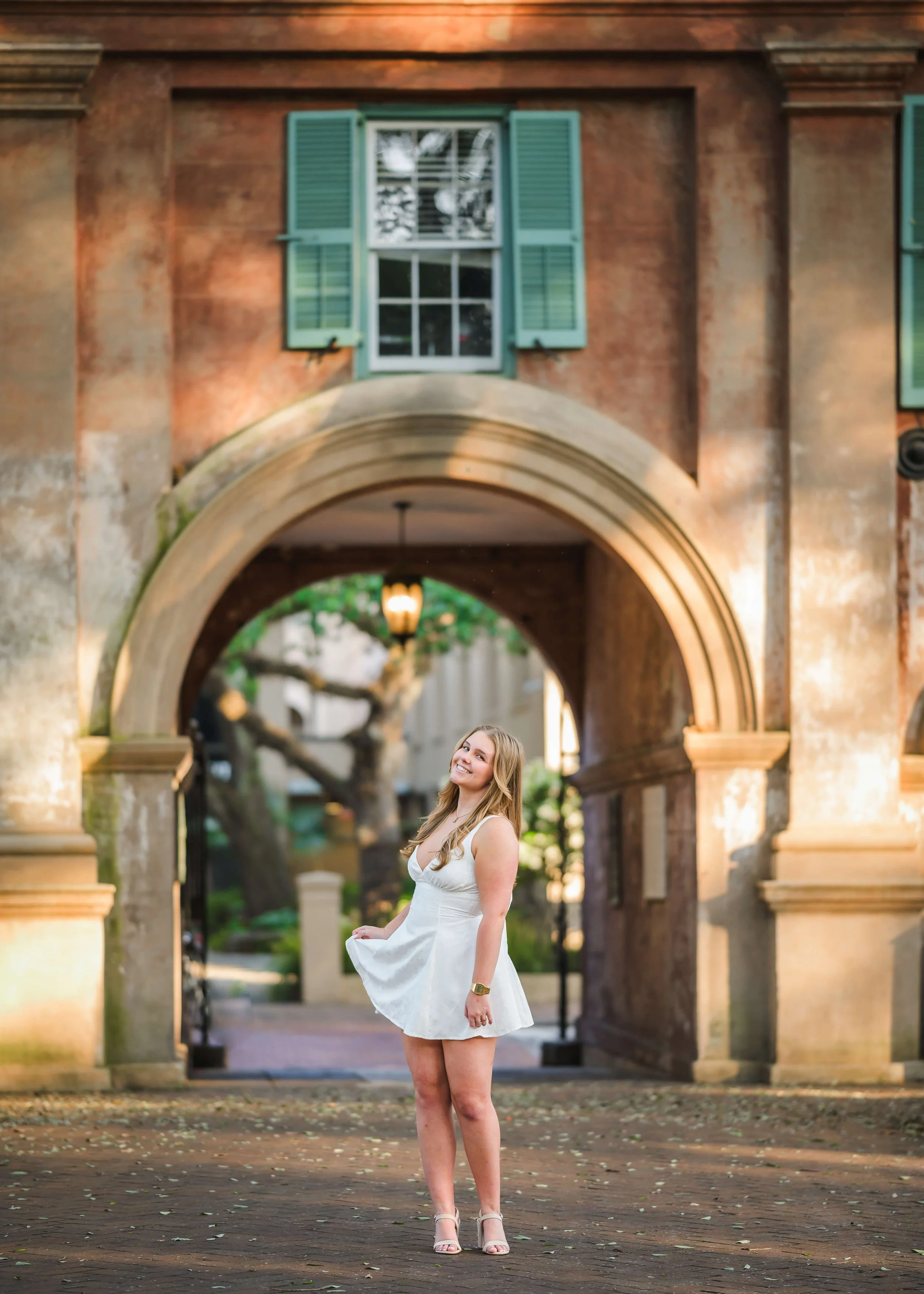 college-of-charleston-senior-photos-on-campus.jpg