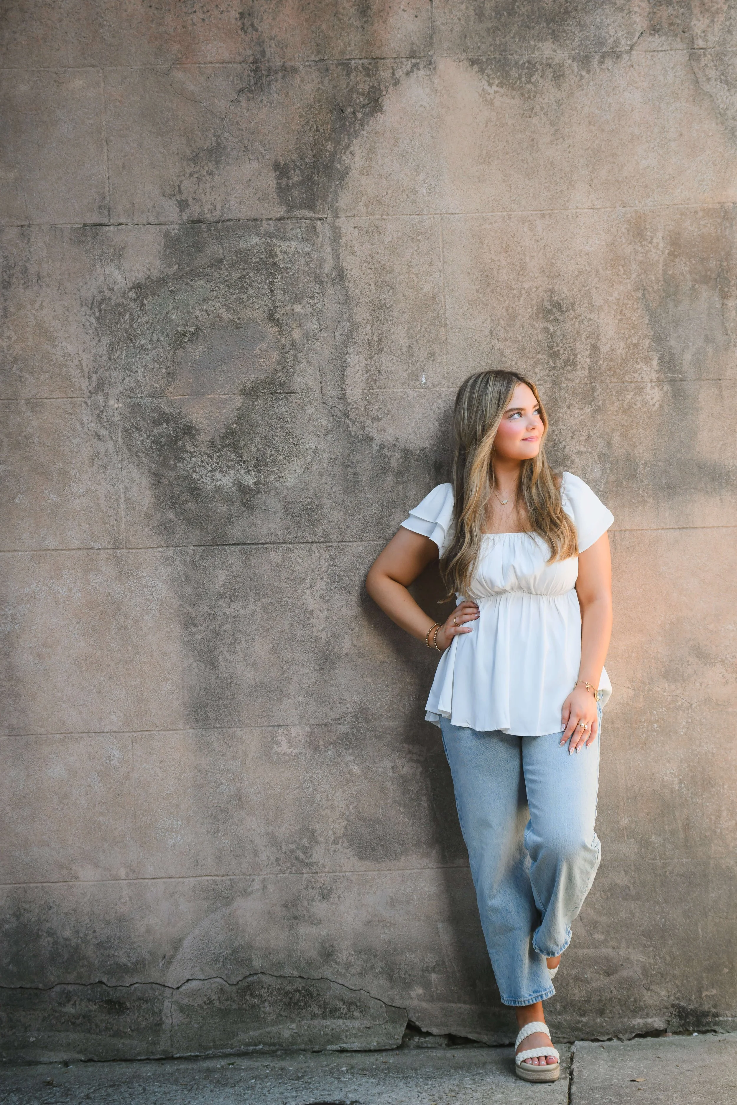 downtown-charleston-historic-streets-senior-portraits-47.jpg