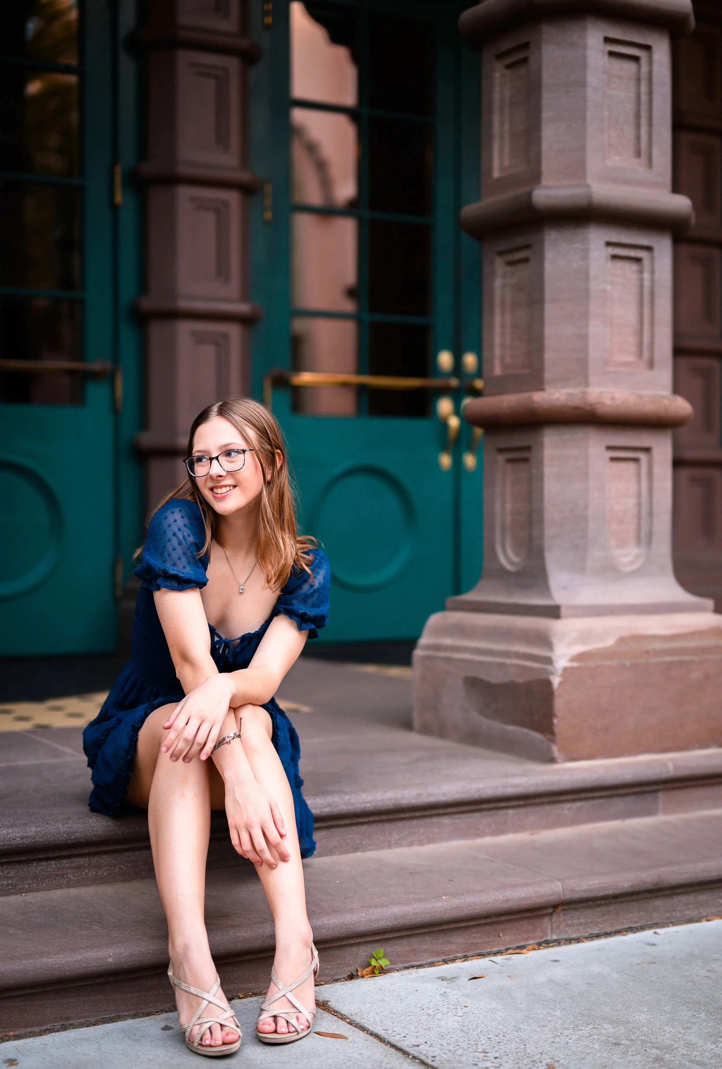 downtown-charleston-senior-portraits-historic-streets-2.jpg
