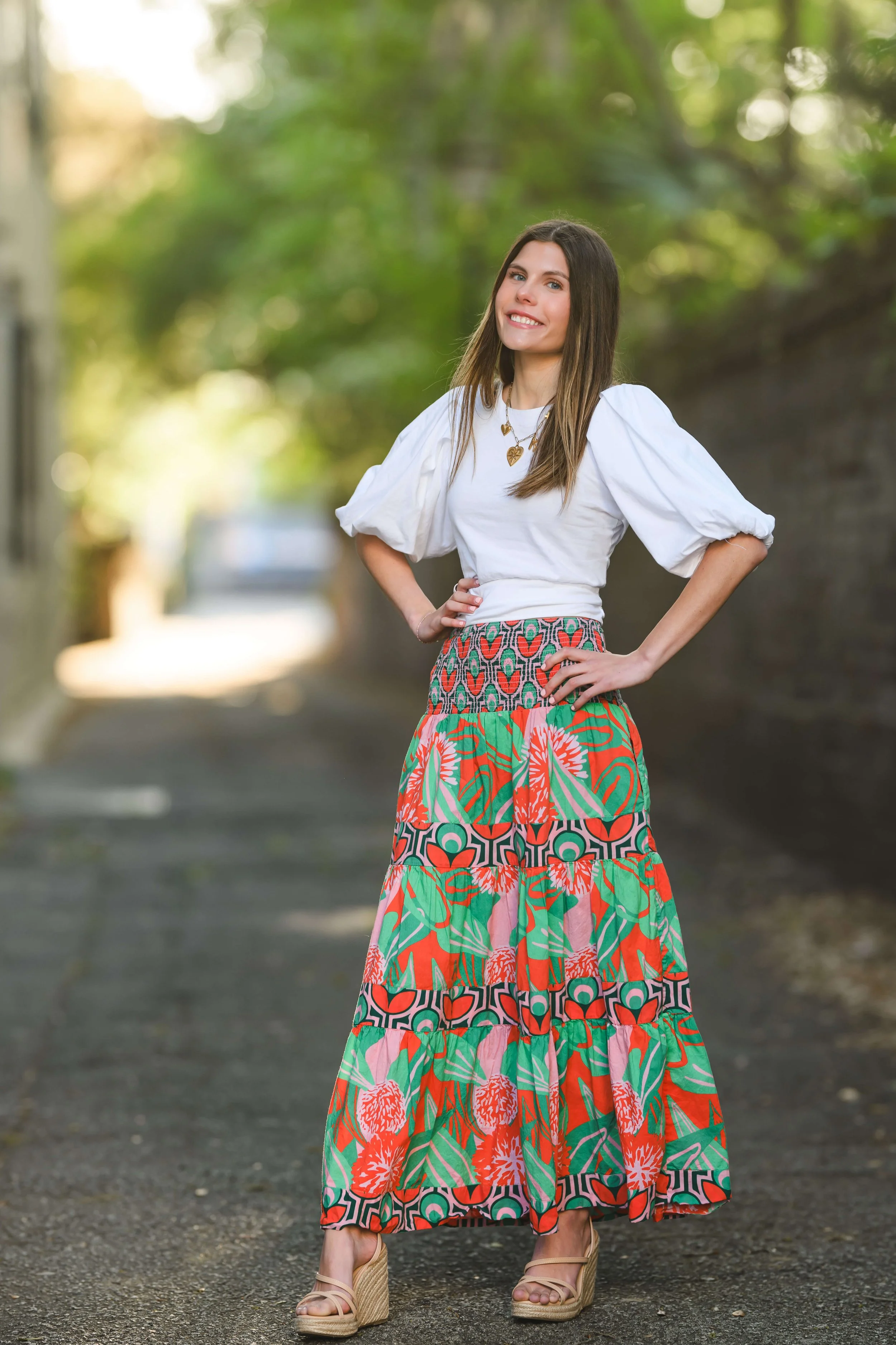 downtown-charleston-hidden-alleys-senior-portraits-14.jpg
