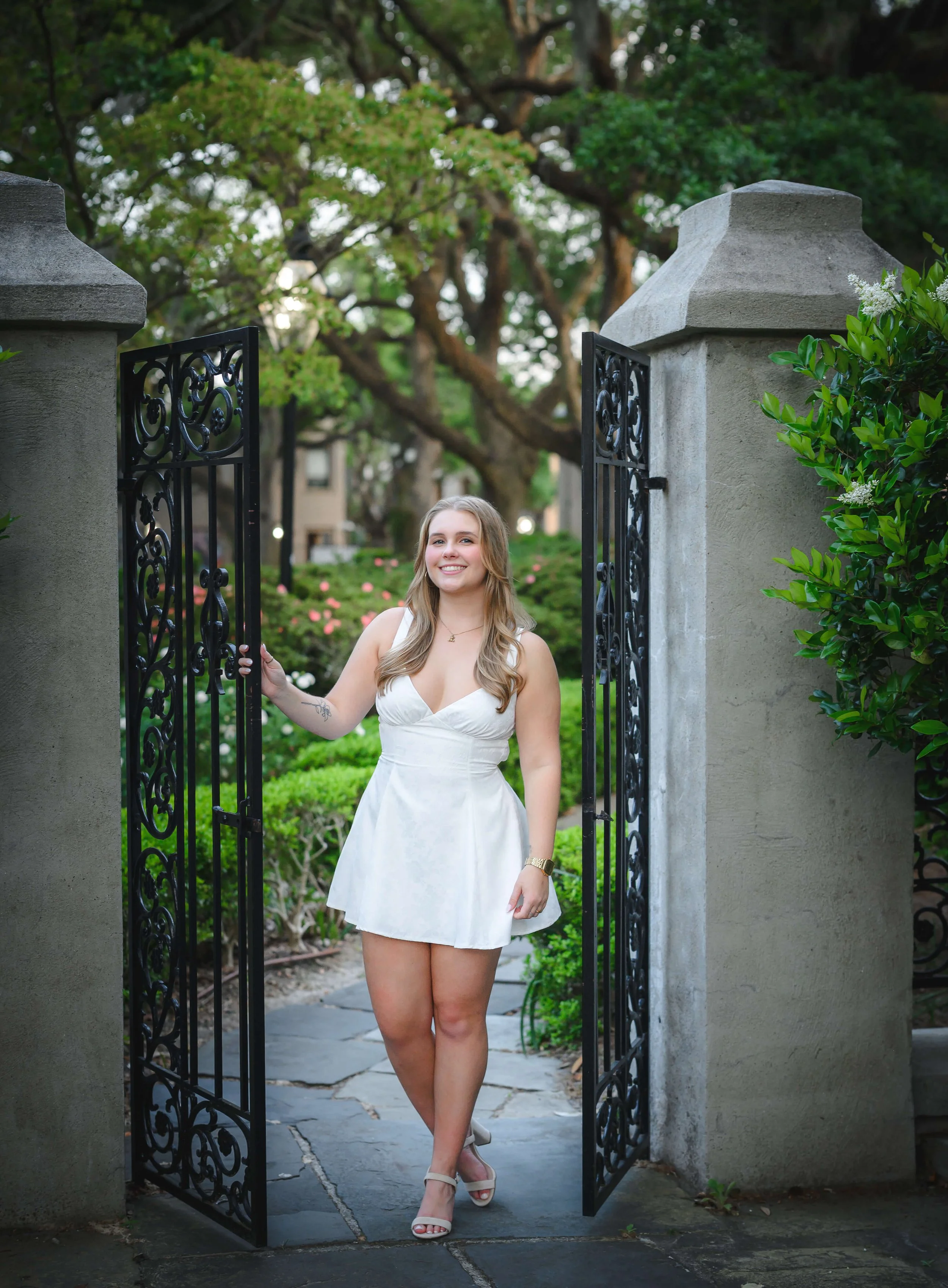 college-of-charleston-senior-photos-on-campus-4.jpg