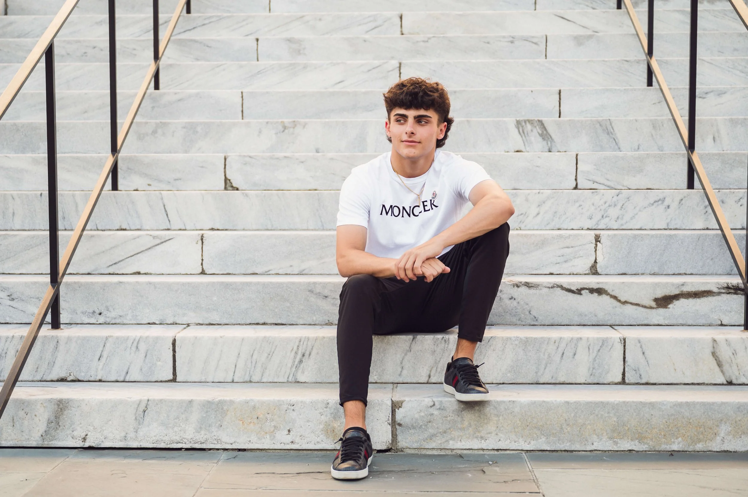 downtown-charleston-senior-portraits-historic-streets-3.jpg