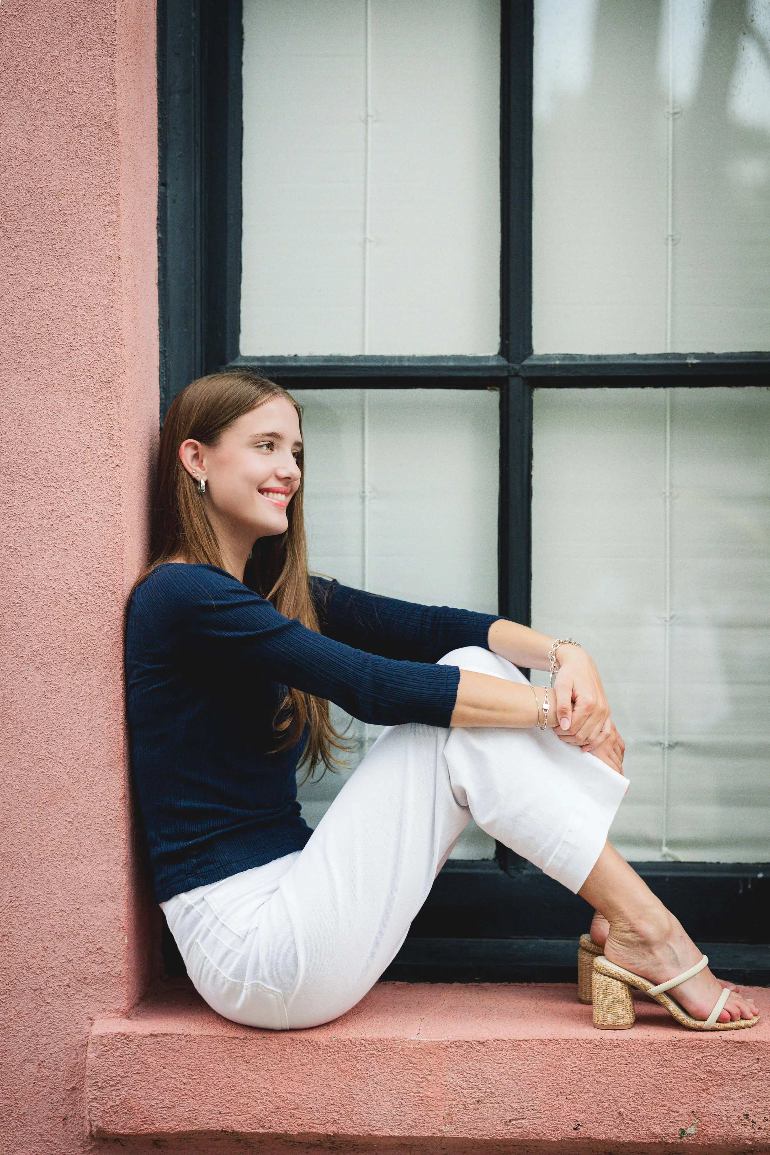 downtown-charleston-historic-streets-senior-portraits-59.jpg